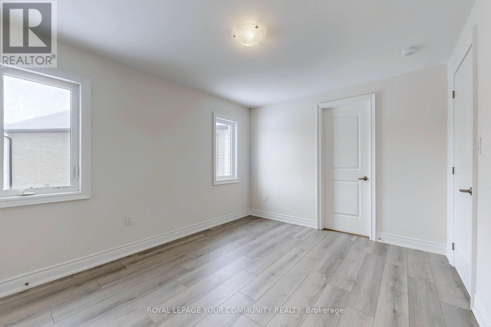 












7 DAWN BLOSSOM DRIVE

,
Georgina,




Ontario
L4P0H4

