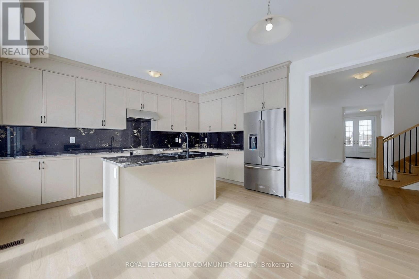 












7 DAWN BLOSSOM DRIVE

,
Georgina,




Ontario
L4P0H4


