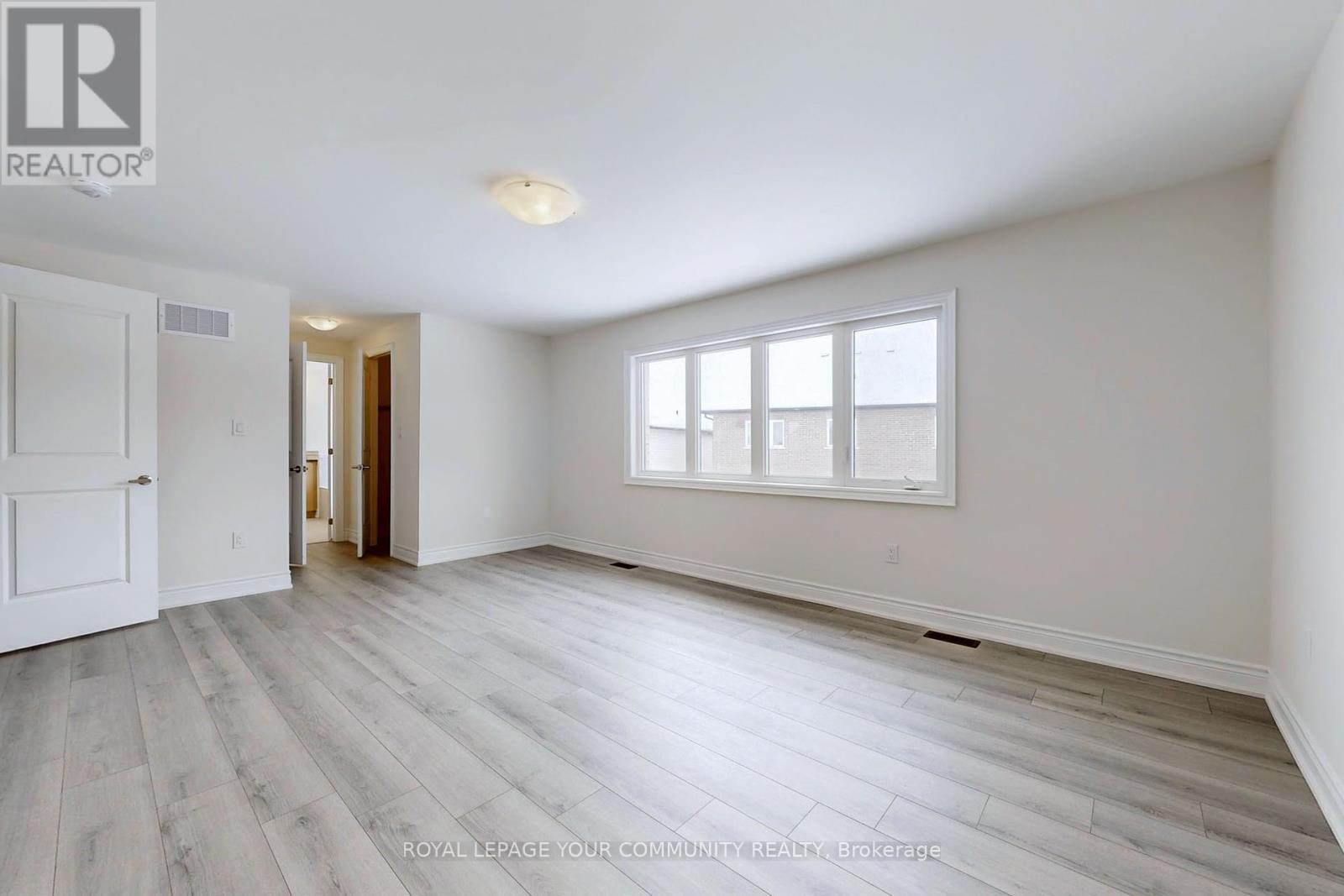 












7 DAWN BLOSSOM DRIVE

,
Georgina,




Ontario
L4P0H4


