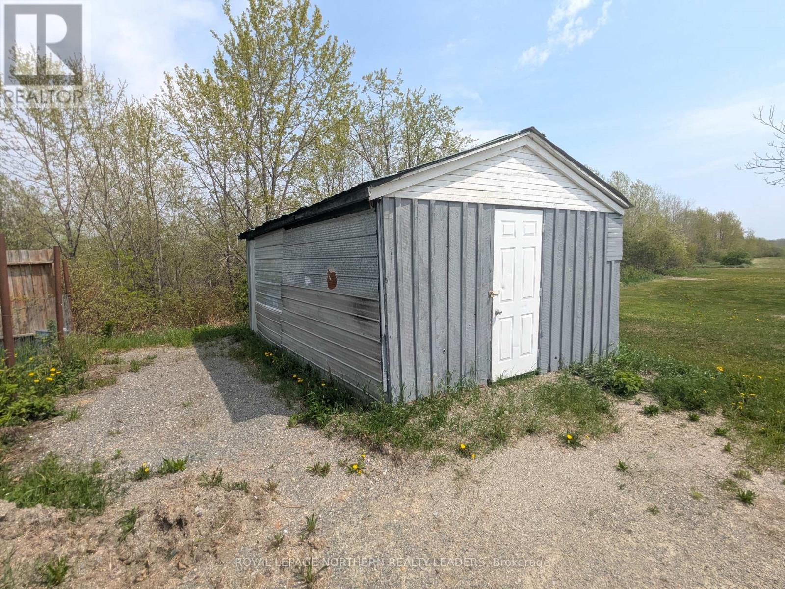 












CON 2 N PT LOT 12 WHITNEY

,
Timmins (SP - Connaught Hill),







Ontario
P0N1H0

