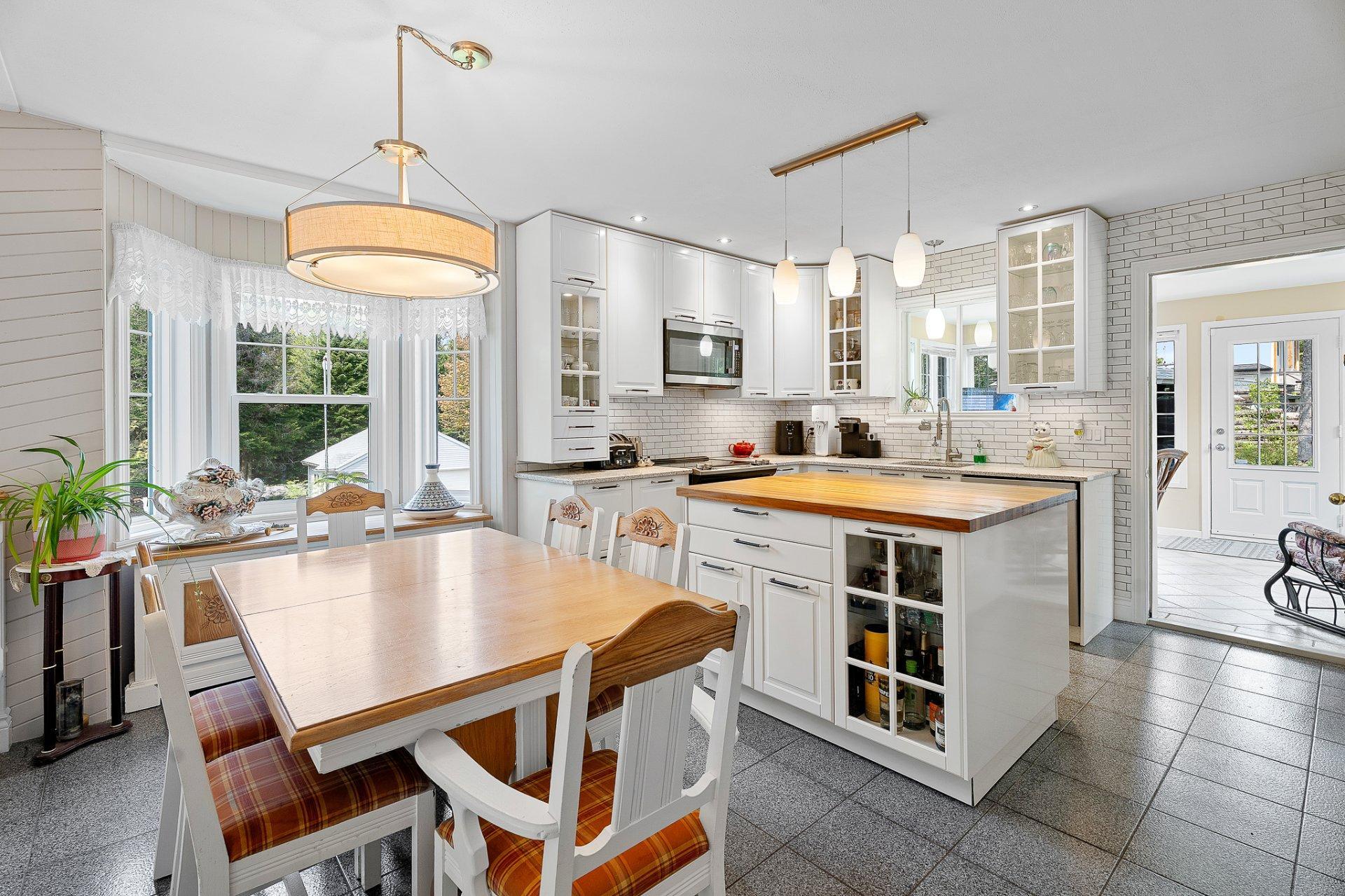









628


Ch. Réjean

,
Sainte-Agathe-des-Monts,




QC
J8C0N6

