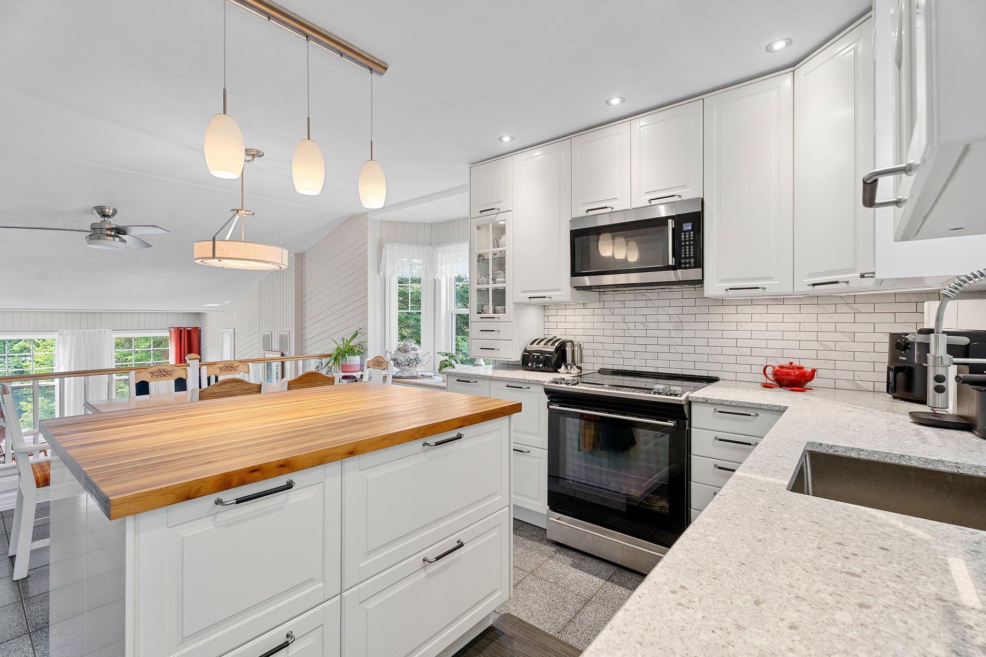 









628


Ch. Réjean

,
Sainte-Agathe-des-Monts,




QC
J8C0N6

