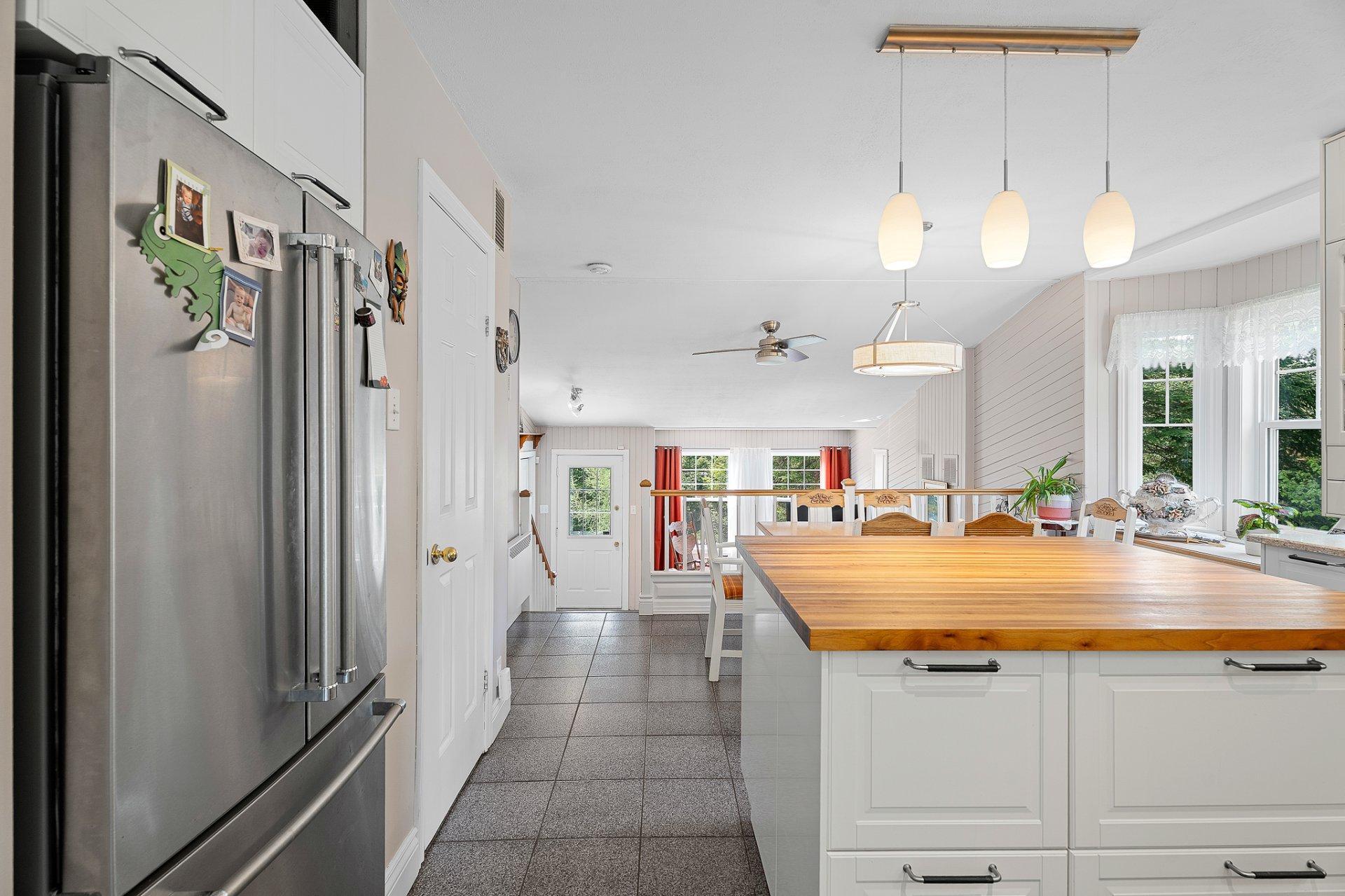 









628


Ch. Réjean

,
Sainte-Agathe-des-Monts,




QC
J8C0N6

