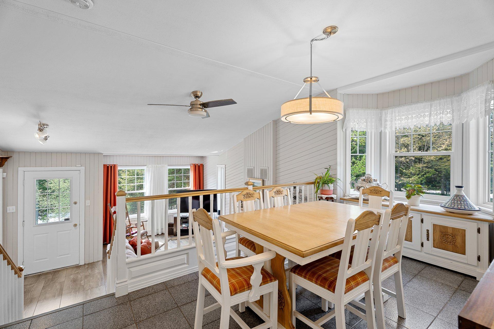 









628


Ch. Réjean

,
Sainte-Agathe-des-Monts,




QC
J8C0N6

