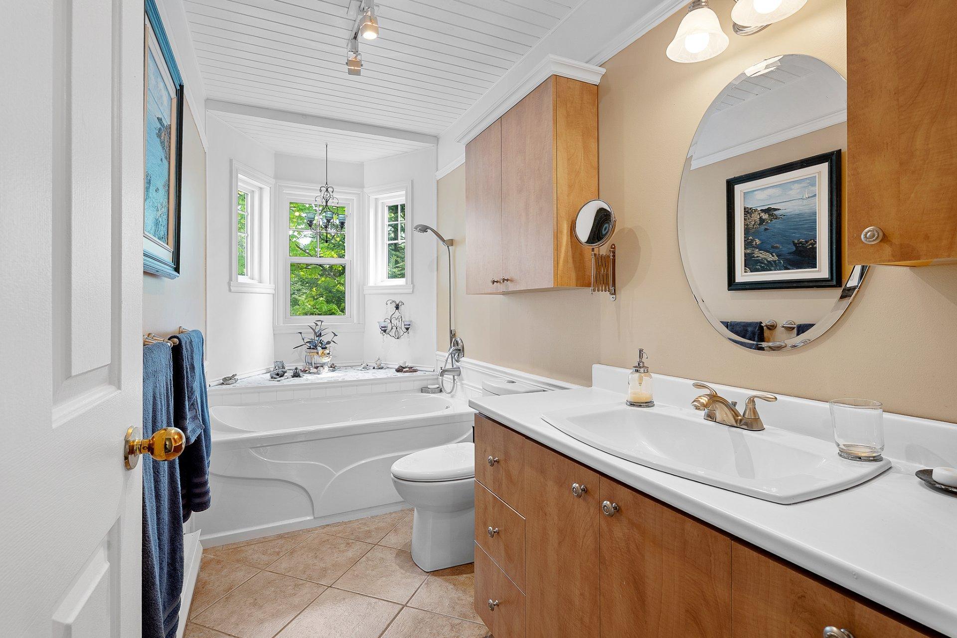 









628


Ch. Réjean

,
Sainte-Agathe-des-Monts,




QC
J8C0N6

