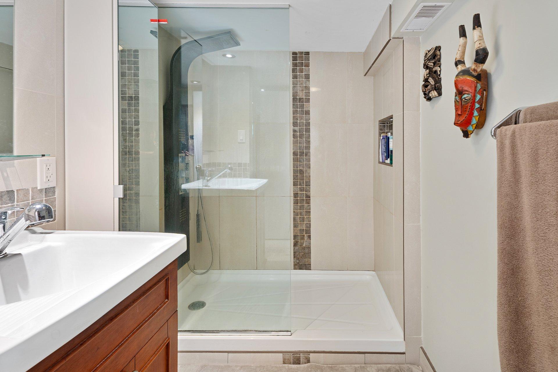 









628


Ch. Réjean

,
Sainte-Agathe-des-Monts,




QC
J8C0N6

