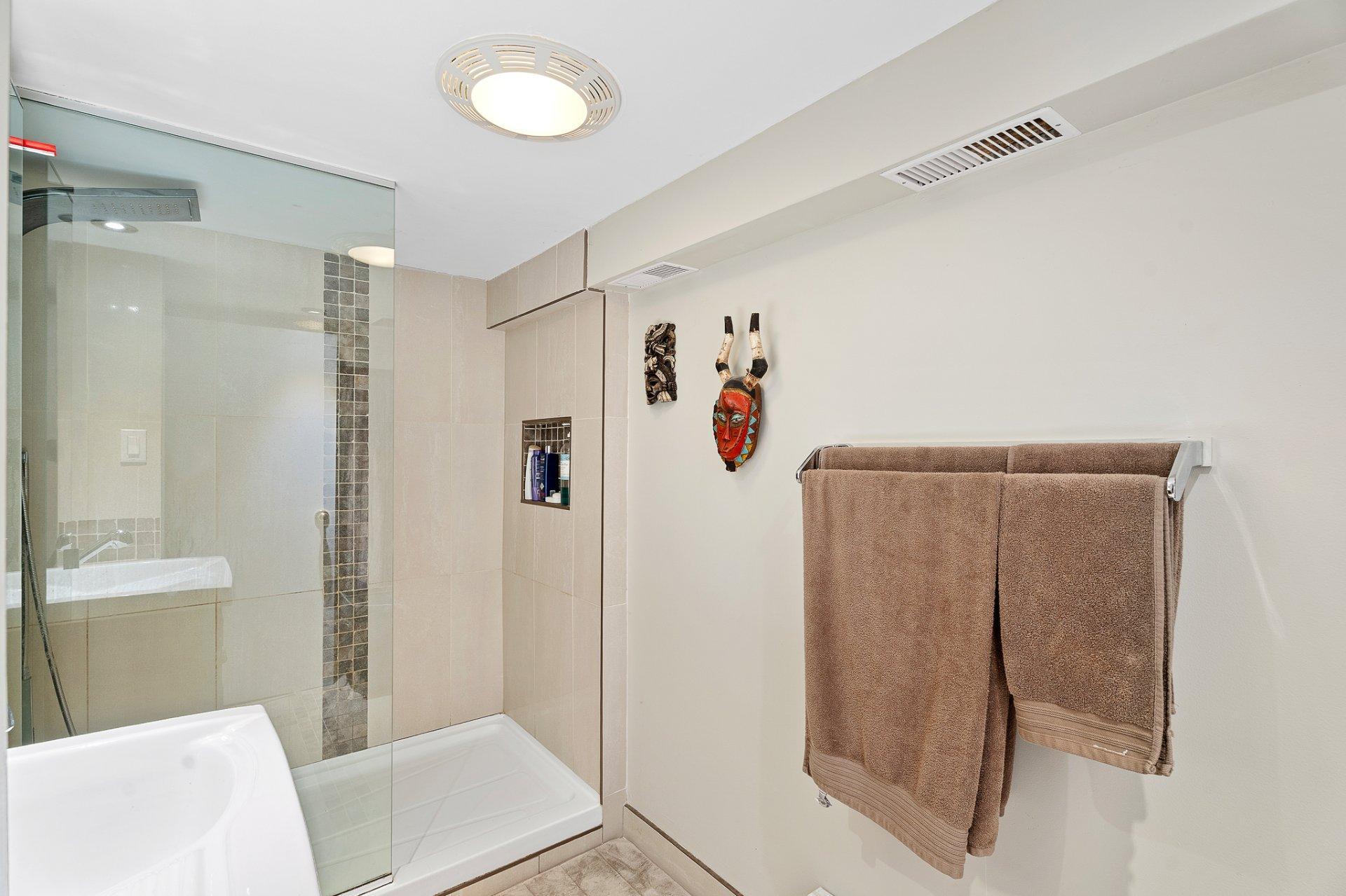 









628


Ch. Réjean

,
Sainte-Agathe-des-Monts,




QC
J8C0N6

