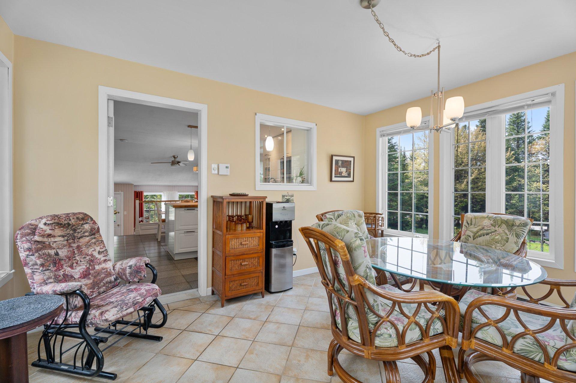 









628


Ch. Réjean

,
Sainte-Agathe-des-Monts,




QC
J8C0N6

