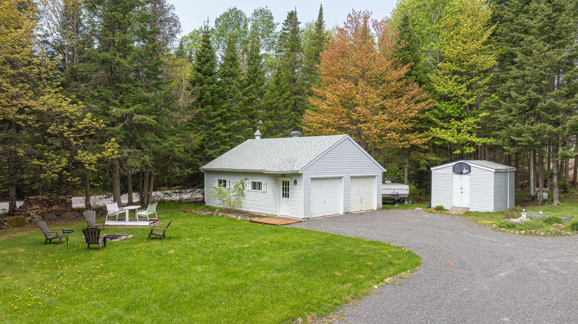 









628


Ch. Réjean

,
Sainte-Agathe-des-Monts,




QC
J8C0N6

