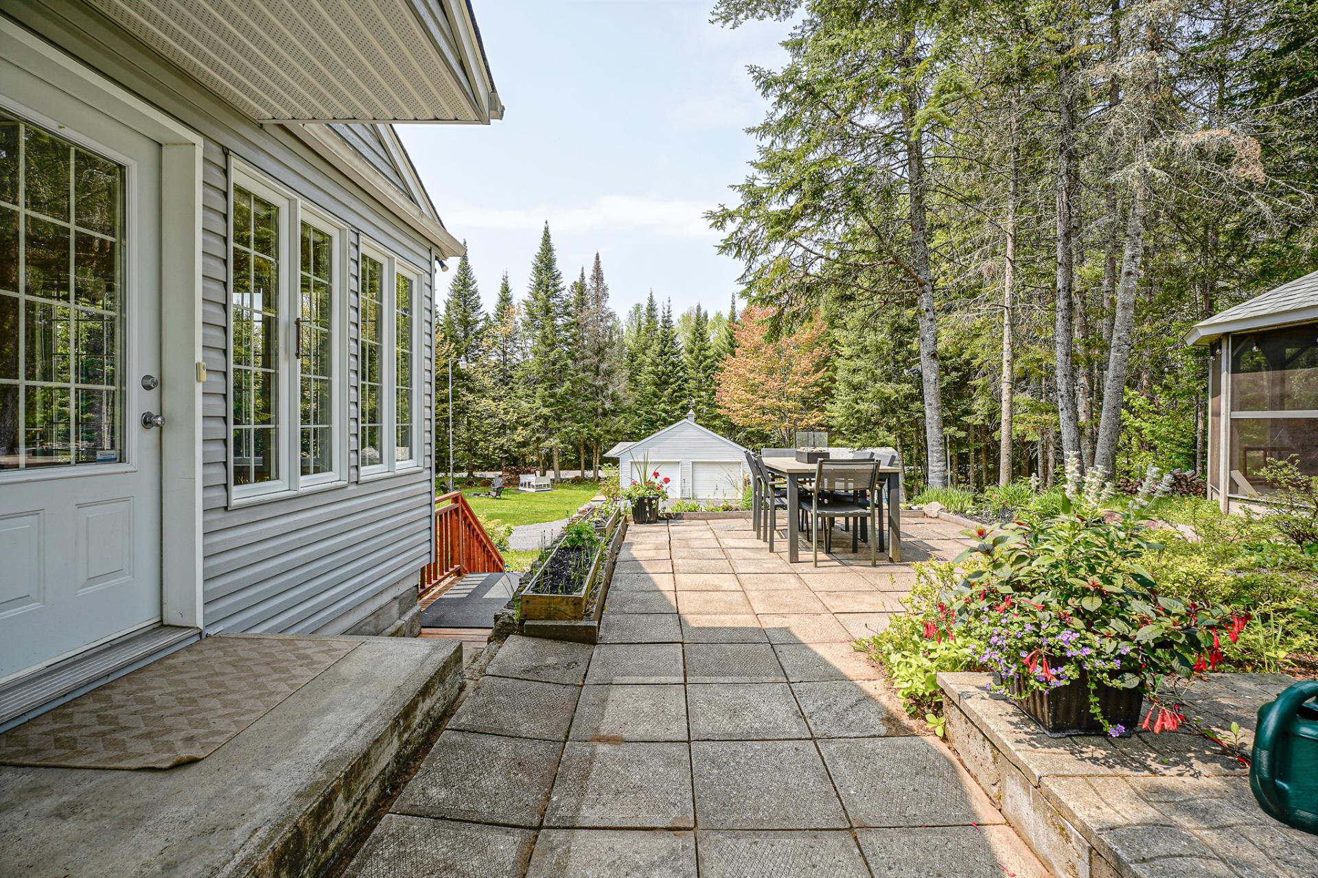 









628


Ch. Réjean

,
Sainte-Agathe-des-Monts,




QC
J8C0N6

