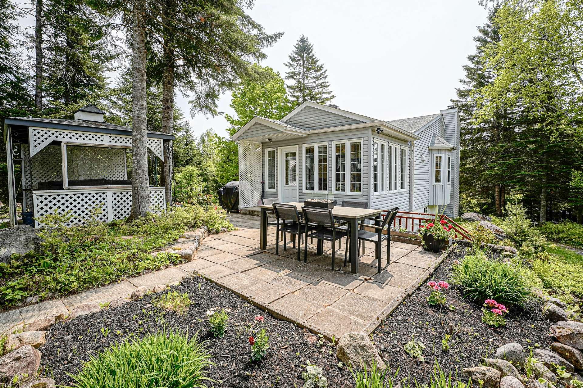 









628


Ch. Réjean

,
Sainte-Agathe-des-Monts,




QC
J8C0N6


