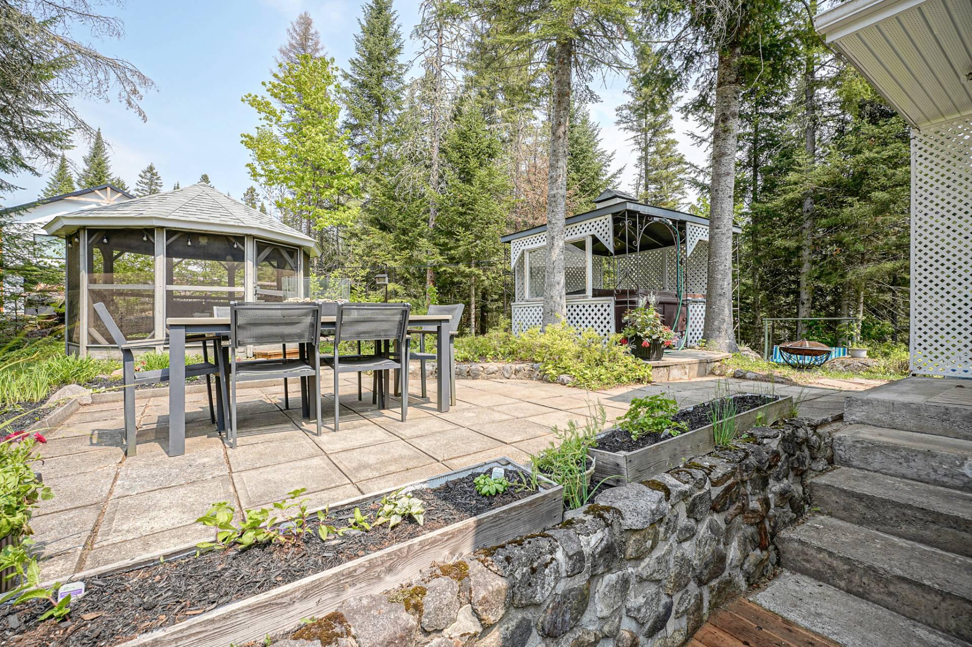 









628


Ch. Réjean

,
Sainte-Agathe-des-Monts,




QC
J8C0N6

