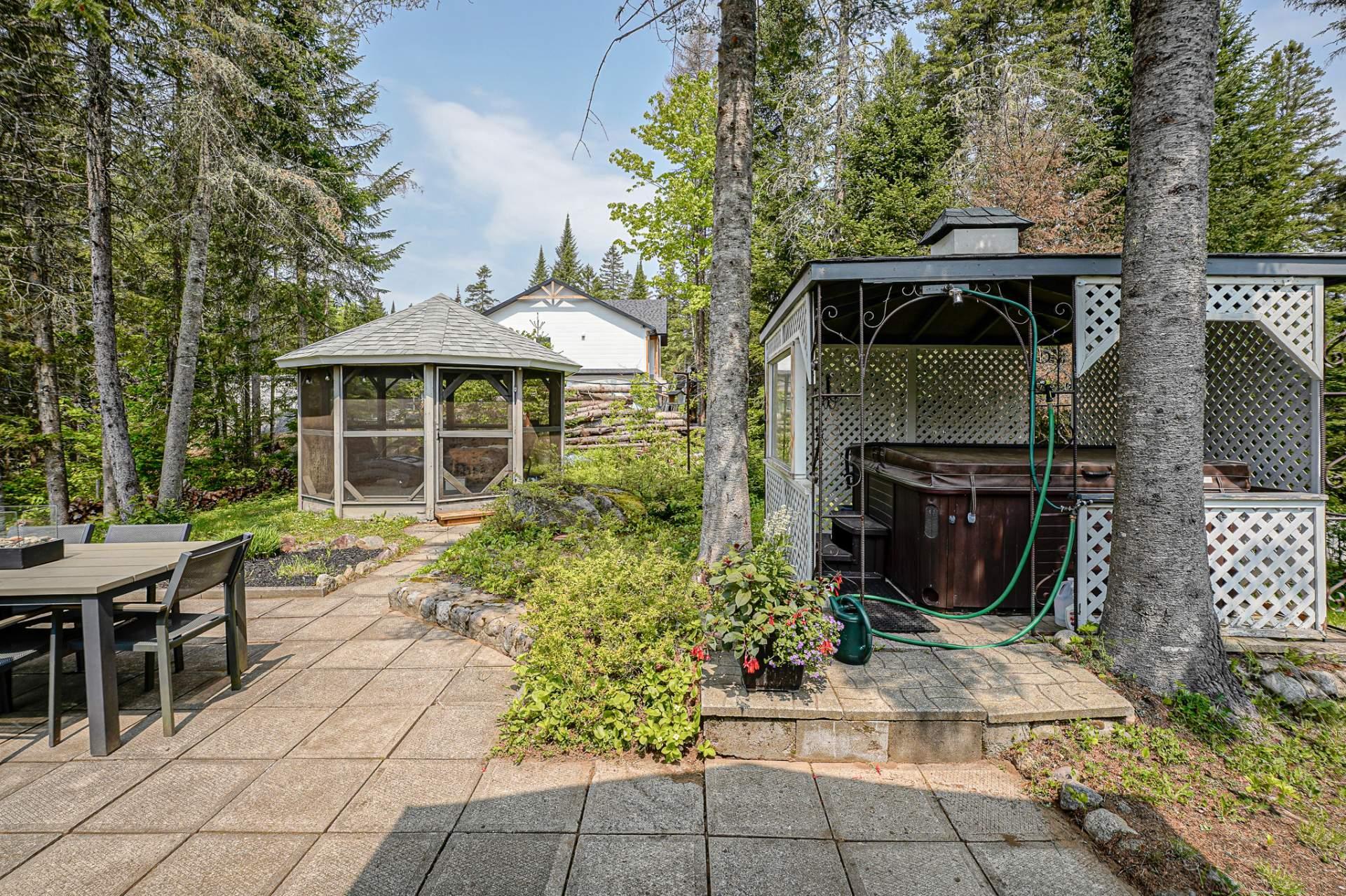 









628


Ch. Réjean

,
Sainte-Agathe-des-Monts,




QC
J8C0N6

