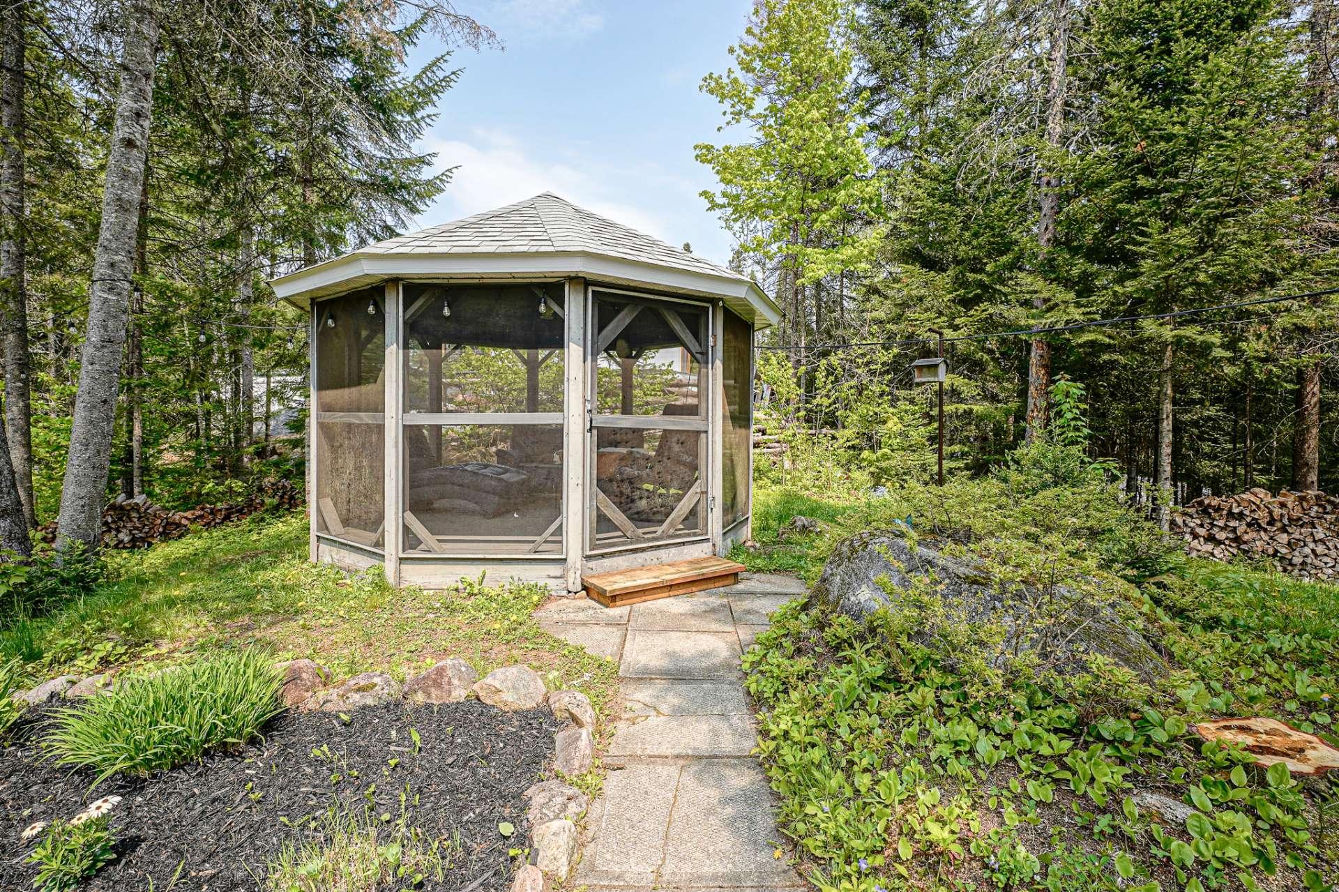 









628


Ch. Réjean

,
Sainte-Agathe-des-Monts,




QC
J8C0N6

