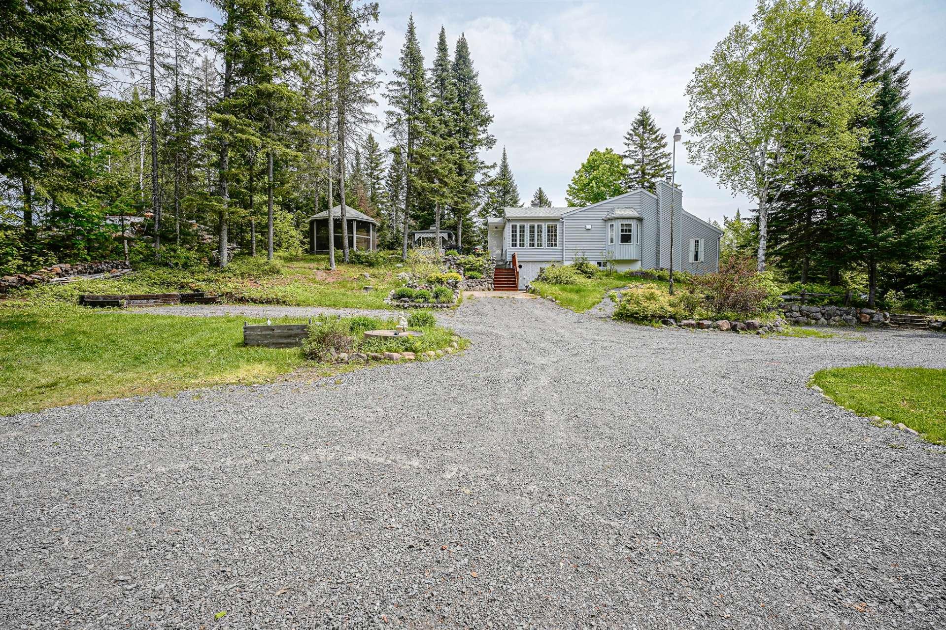 









628


Ch. Réjean

,
Sainte-Agathe-des-Monts,




QC
J8C0N6

