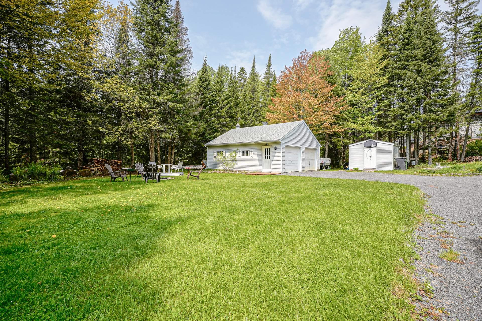 









628


Ch. Réjean

,
Sainte-Agathe-des-Monts,




QC
J8C0N6

