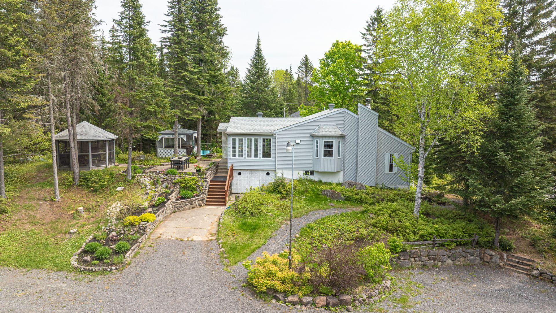 









628


Ch. Réjean

,
Sainte-Agathe-des-Monts,




QC
J8C0N6

