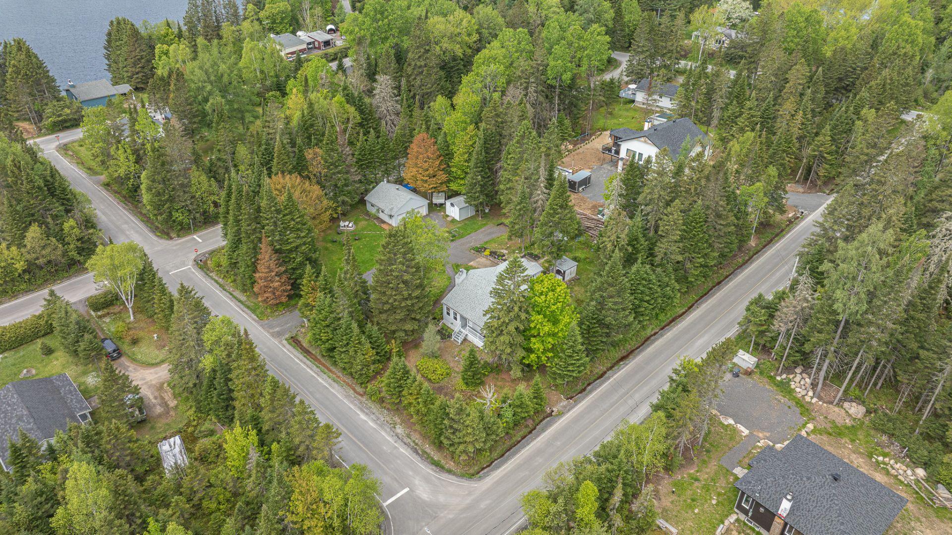 









628


Ch. Réjean

,
Sainte-Agathe-des-Monts,




QC
J8C0N6

