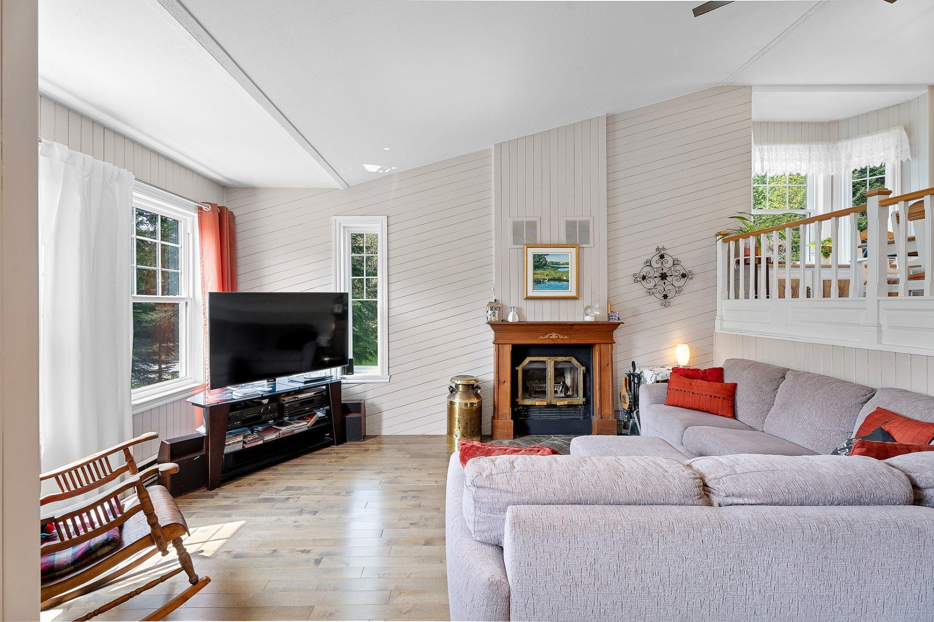 









628


Ch. Réjean

,
Sainte-Agathe-des-Monts,




QC
J8C0N6

