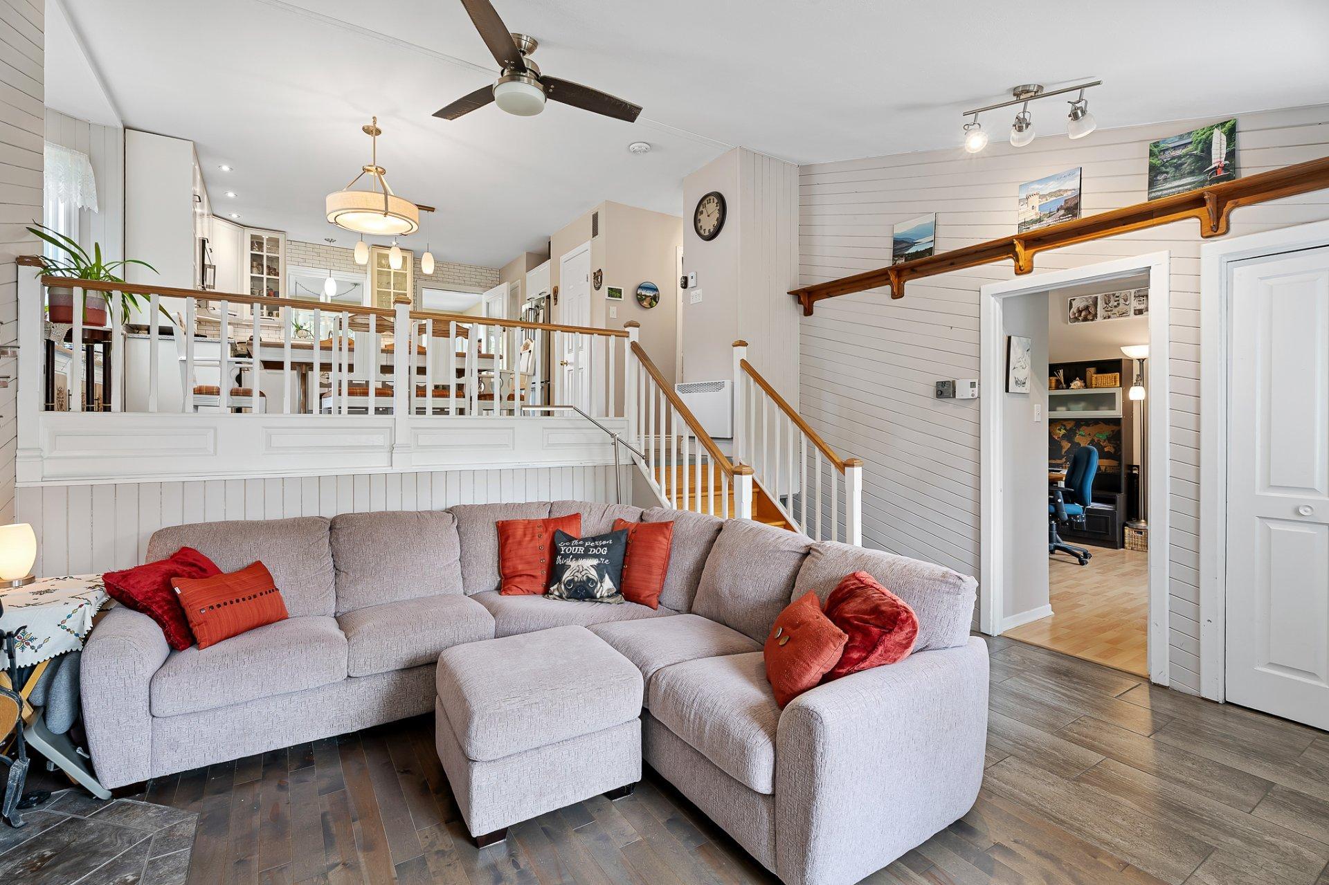 









628


Ch. Réjean

,
Sainte-Agathe-des-Monts,




QC
J8C0N6

