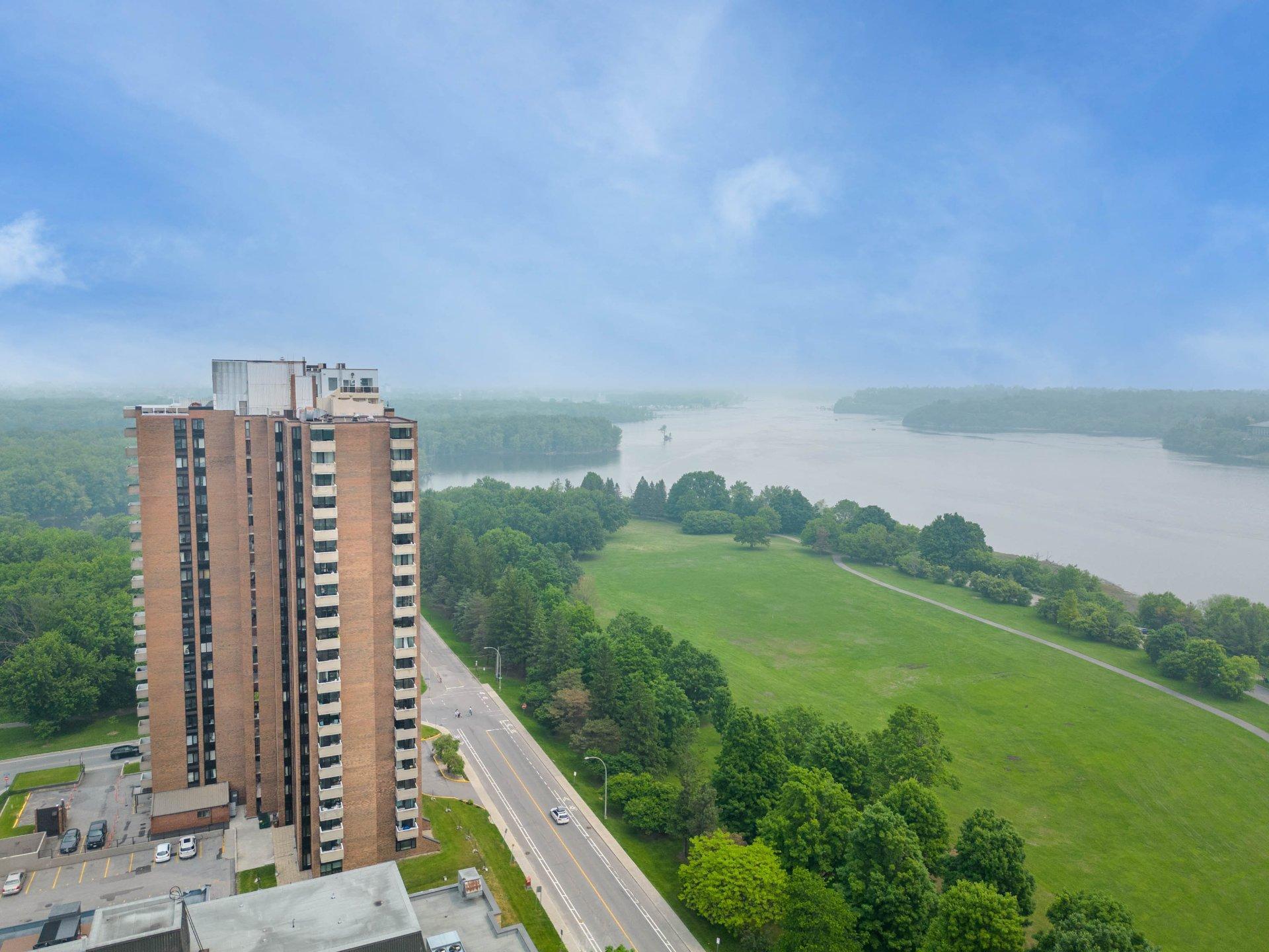 









285


Rue Laurier

, 1408,
Gatineau (Hull),




QC
J8X3W9


