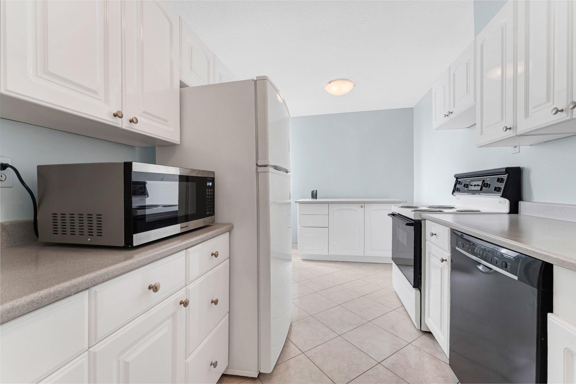 









285


Rue Laurier

, 1408,
Gatineau (Hull),




QC
J8X3W9

