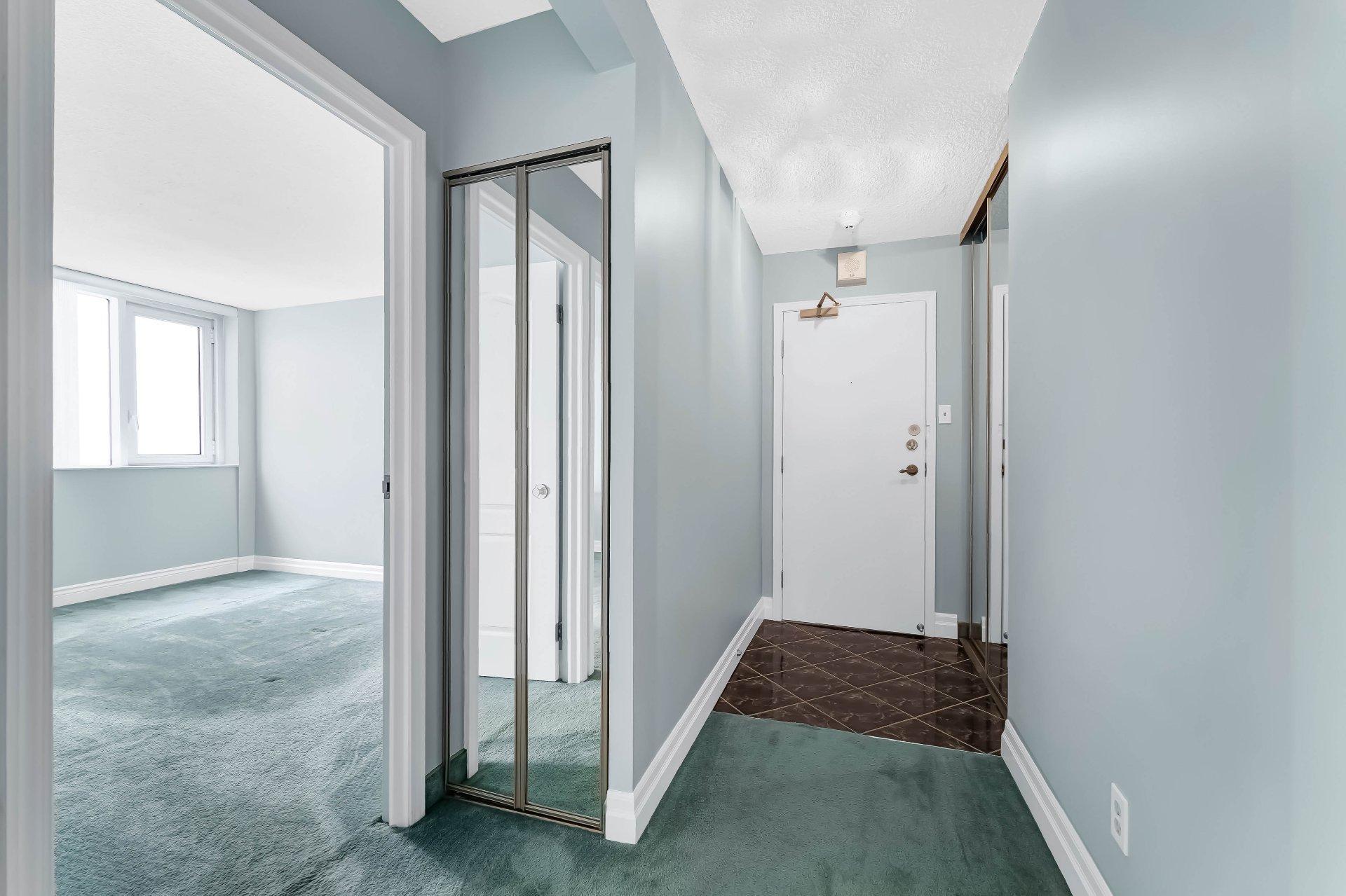 









285


Rue Laurier

, 1408,
Gatineau (Hull),




QC
J8X3W9

