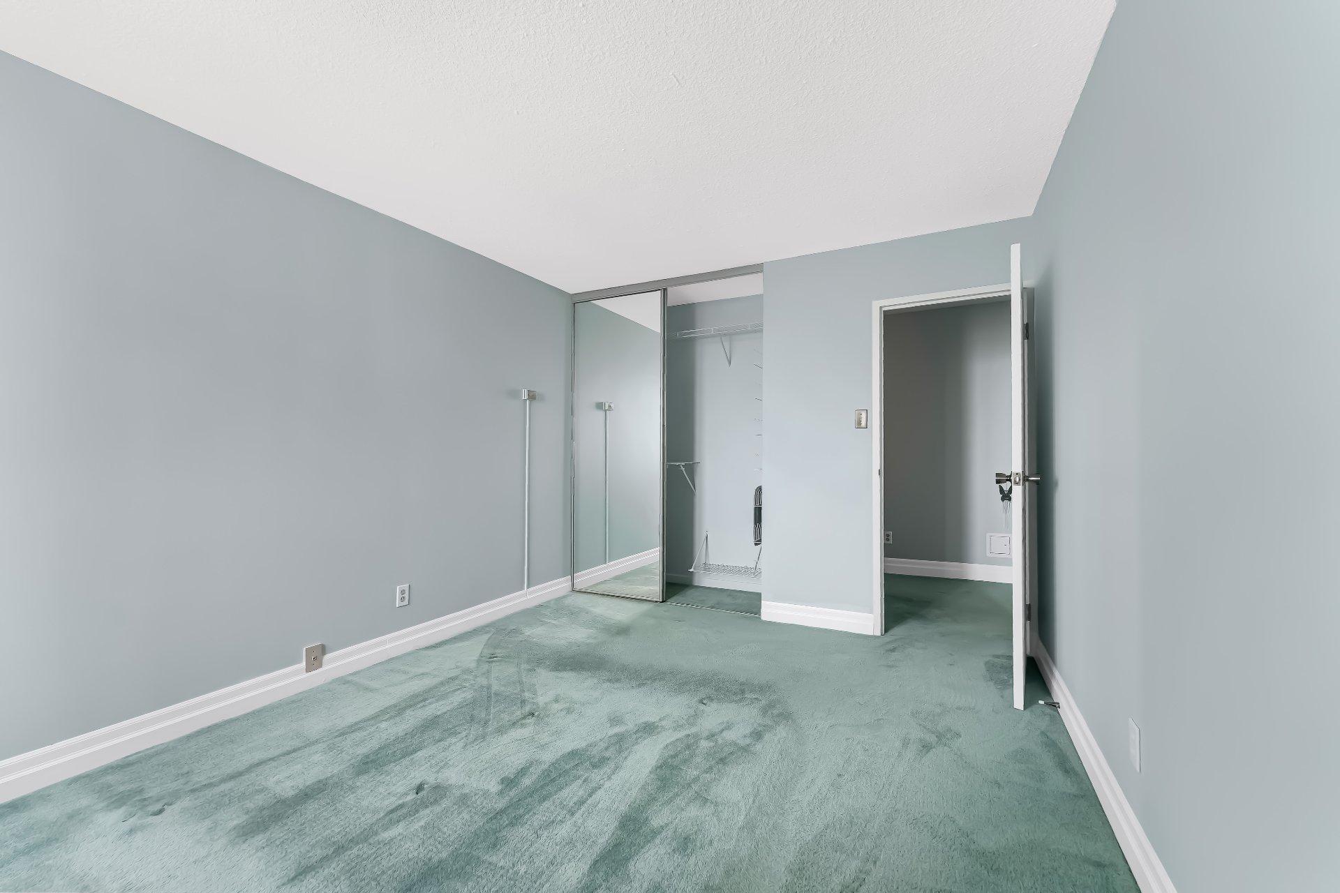 









285


Rue Laurier

, 1408,
Gatineau (Hull),




QC
J8X3W9

