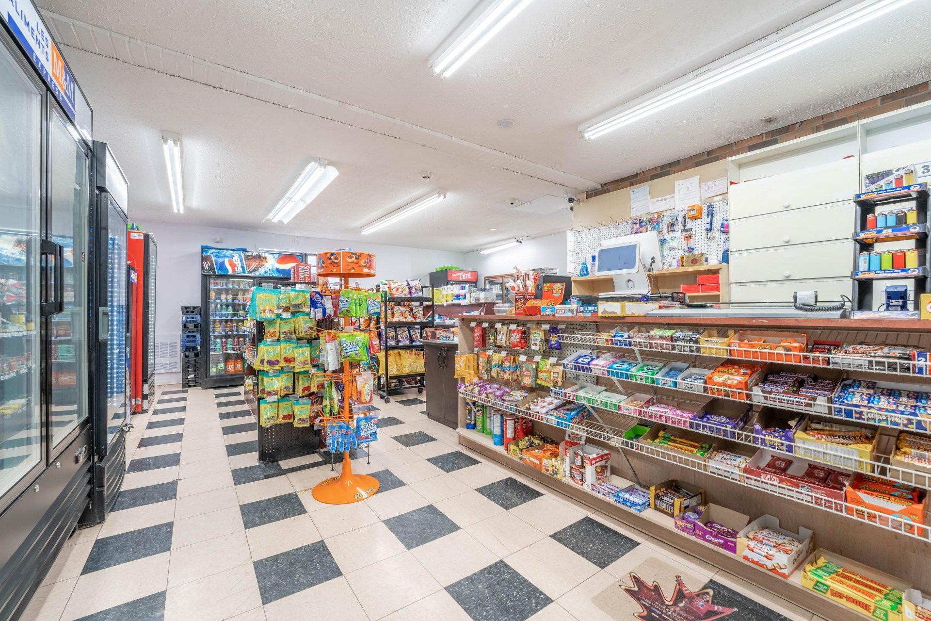 









285


Rue Laurier

, 1408,
Gatineau (Hull),




QC
J8X3W9


