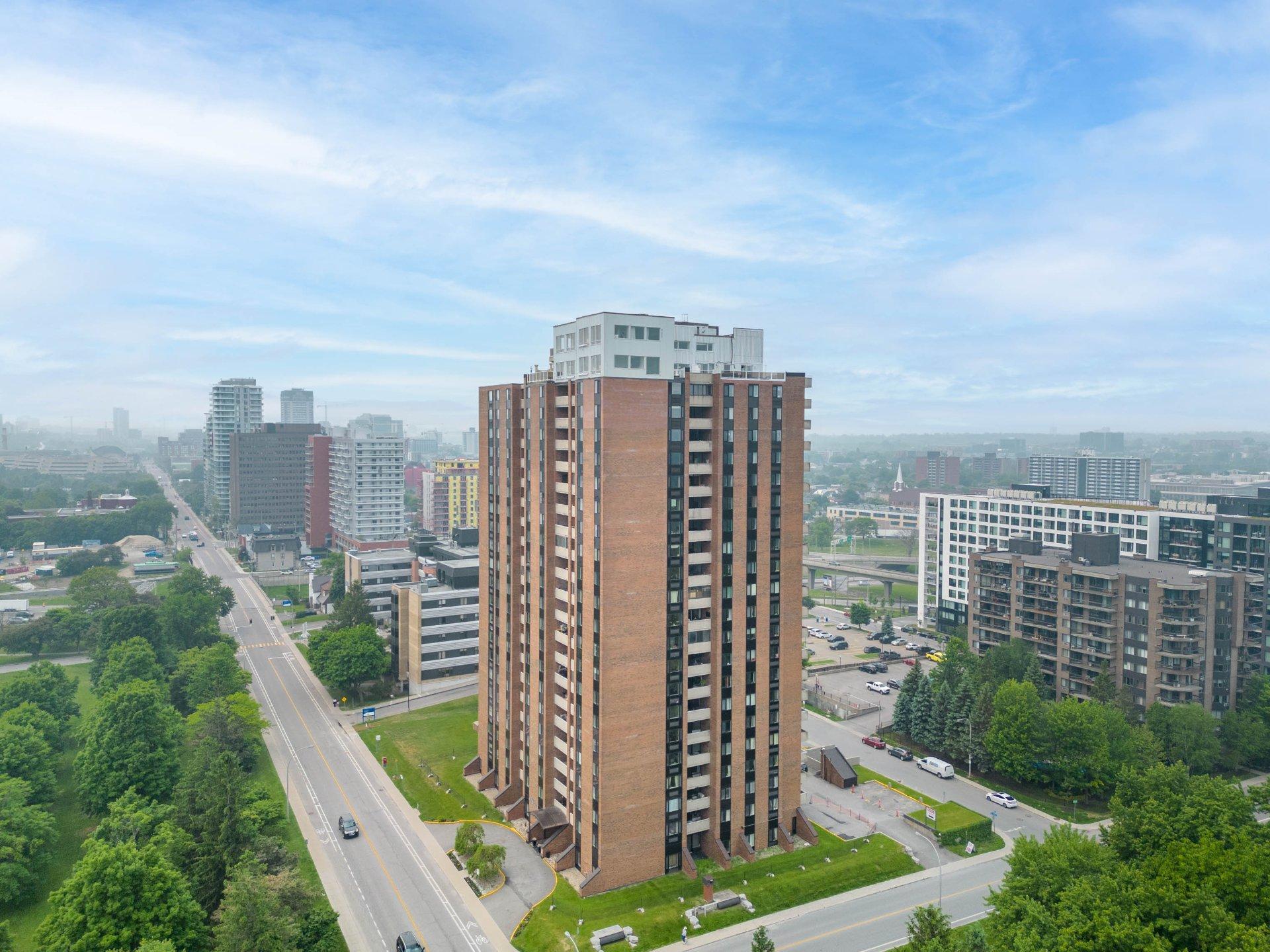 









285


Rue Laurier

, 1408,
Gatineau (Hull),




QC
J8X3W9

