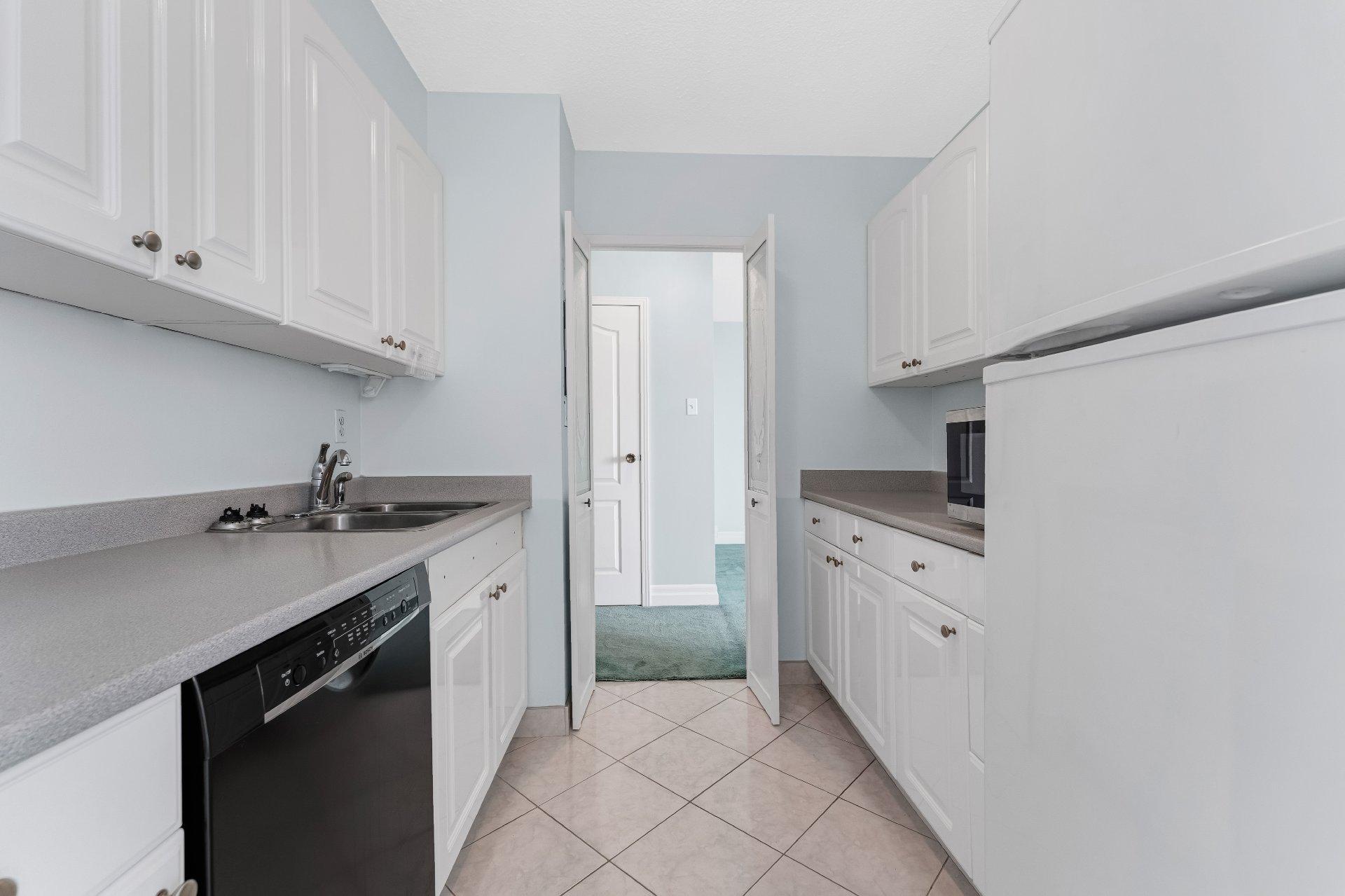 









285


Rue Laurier

, 1408,
Gatineau (Hull),




QC
J8X3W9

