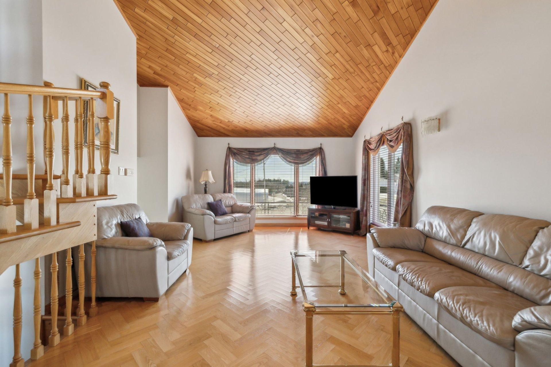 









240


Rue Bissonnette

,
Papineauville,




QC
J0V1R0

