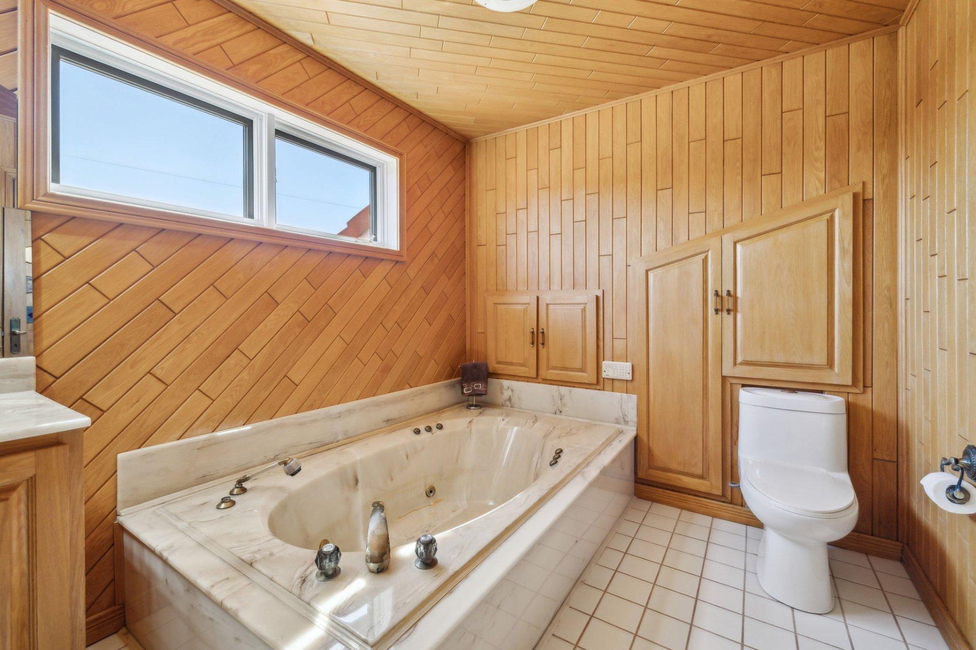 









240


Rue Bissonnette

,
Papineauville,




QC
J0V1R0

