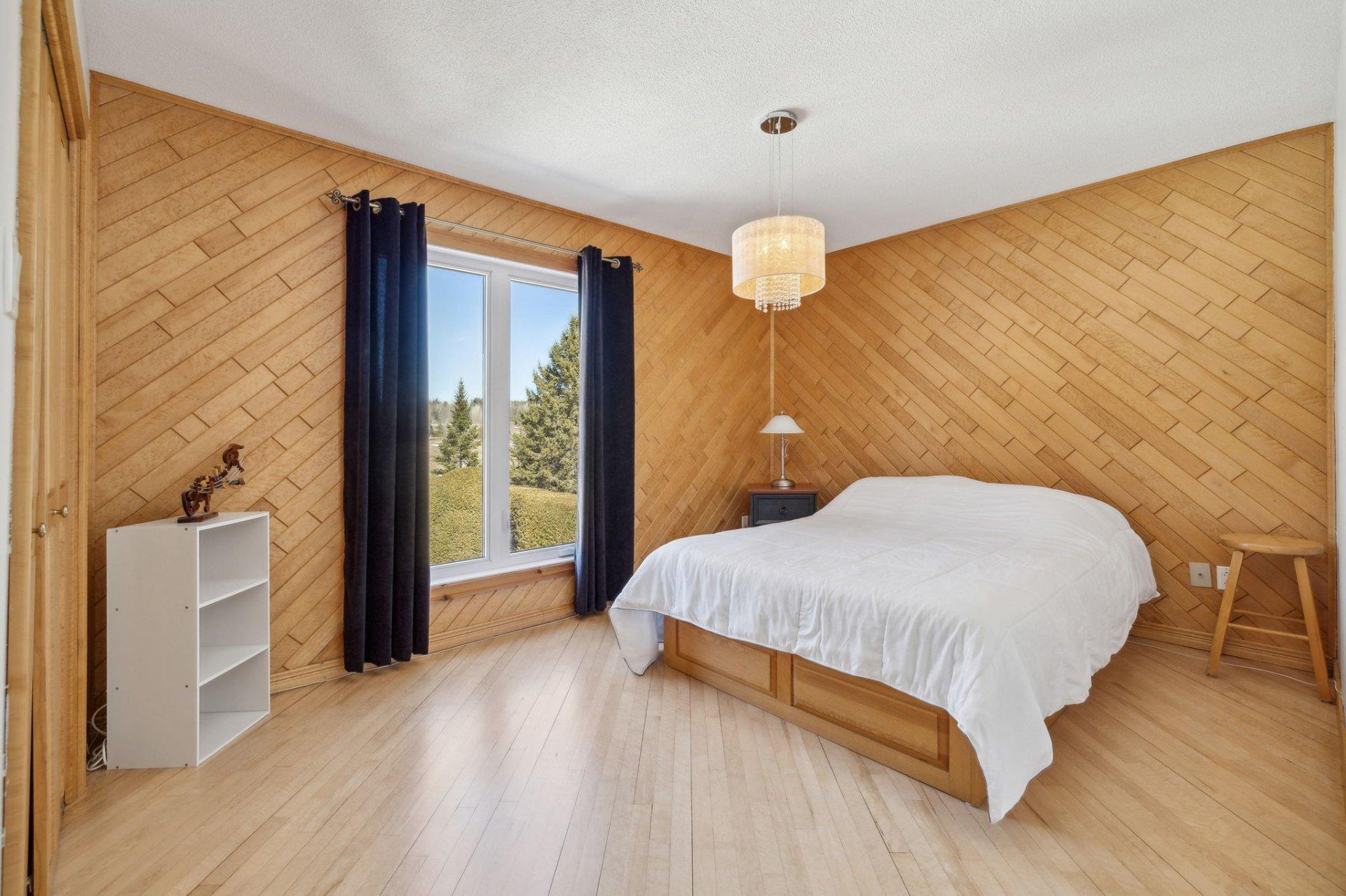 









240


Rue Bissonnette

,
Papineauville,




QC
J0V1R0

