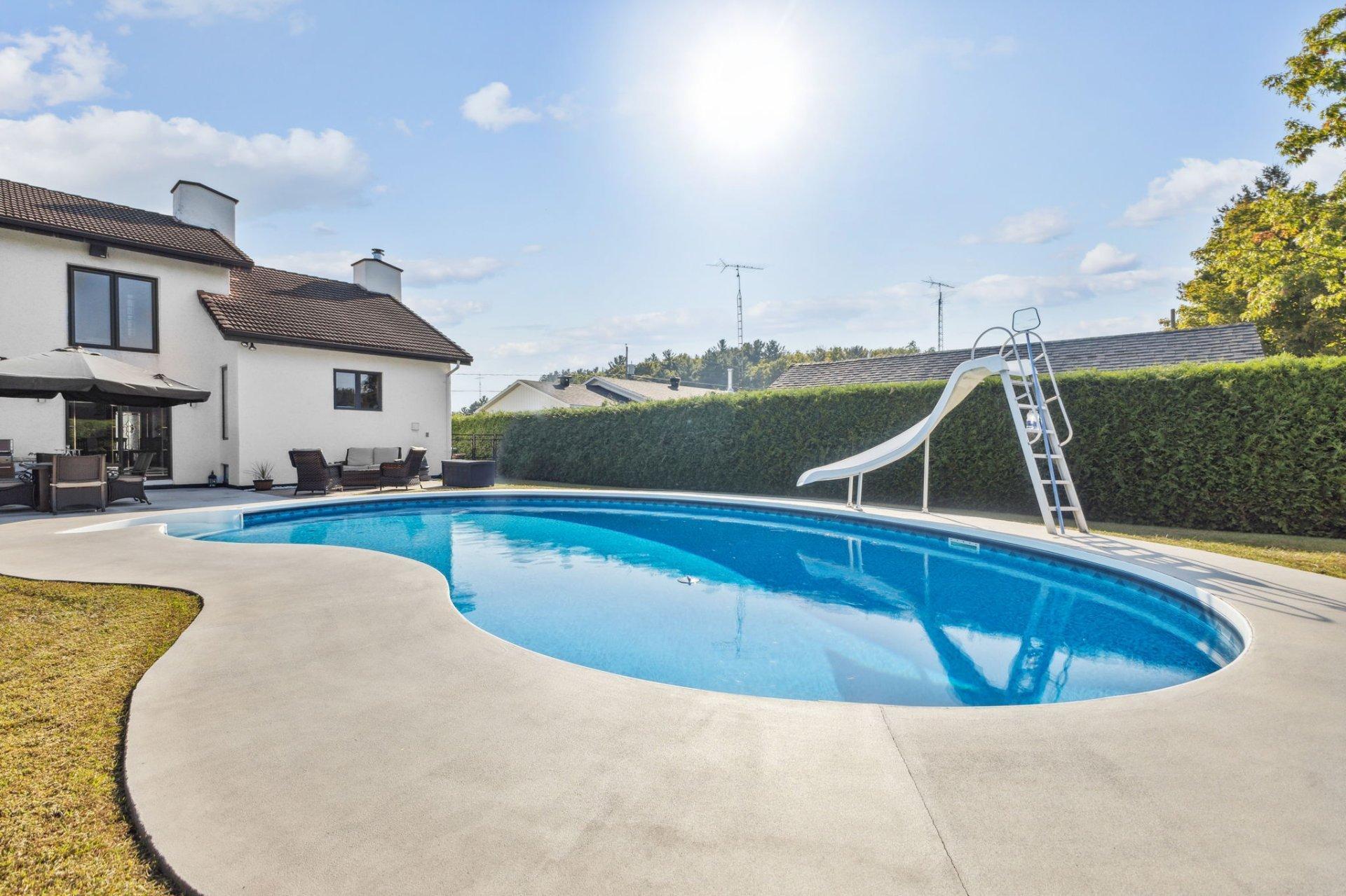 









240


Rue Bissonnette

,
Papineauville,




QC
J0V1R0

