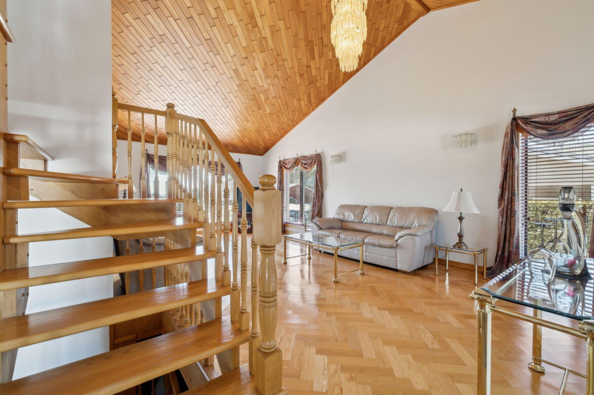 









240


Rue Bissonnette

,
Papineauville,




QC
J0V1R0

