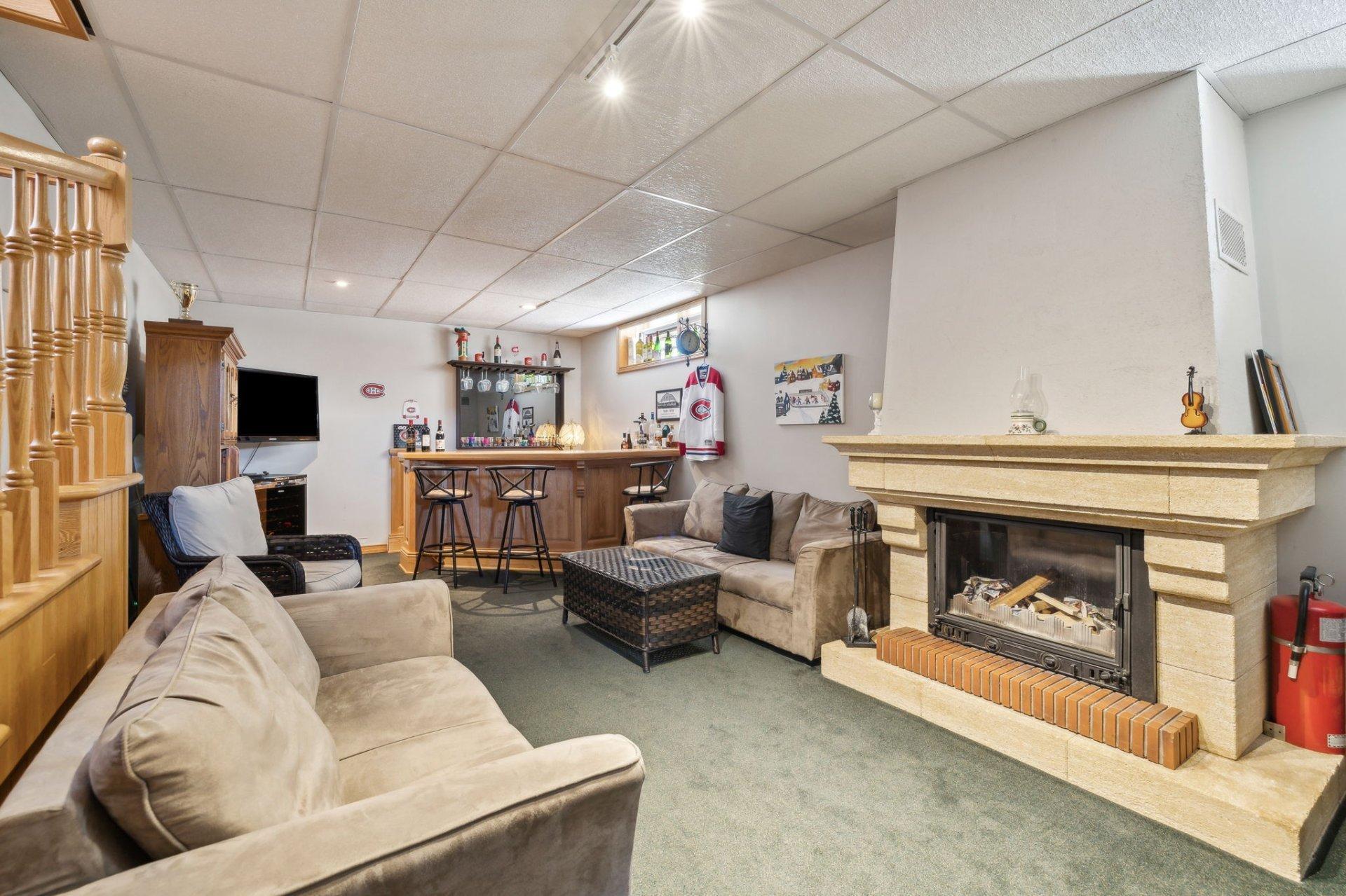 









240


Rue Bissonnette

,
Papineauville,




QC
J0V1R0

