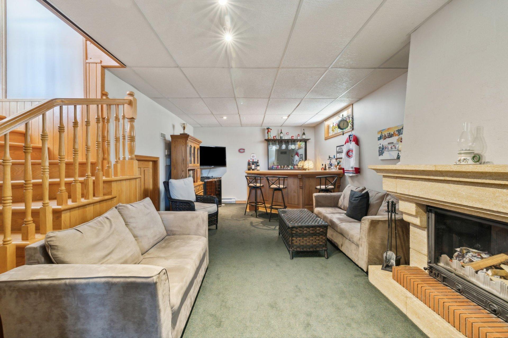 









240


Rue Bissonnette

,
Papineauville,




QC
J0V1R0

