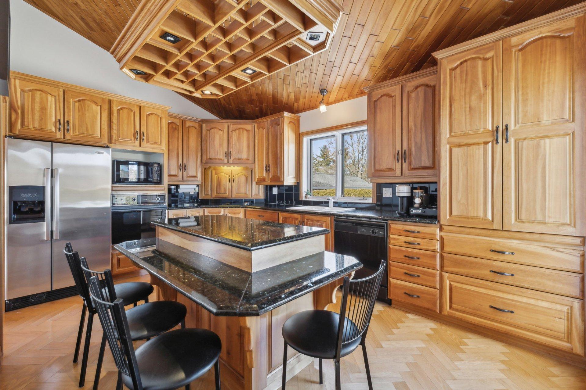 









240


Rue Bissonnette

,
Papineauville,




QC
J0V1R0

