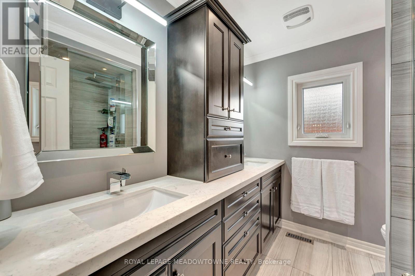 












2008 PEAK PLACE

,
Oakville,




Ontario
L6H5T2

