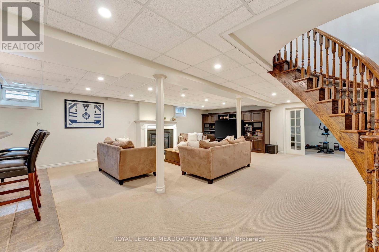 












2008 PEAK PLACE

,
Oakville,




Ontario
L6H5T2

