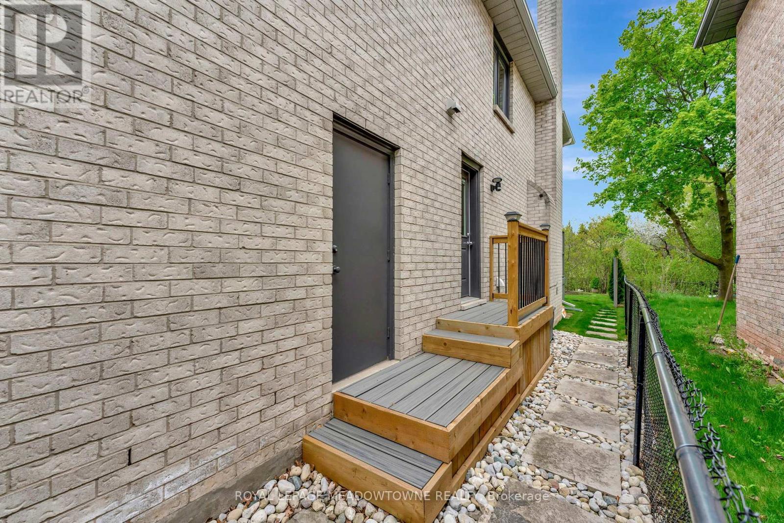 












2008 PEAK PLACE

,
Oakville,




Ontario
L6H5T2

