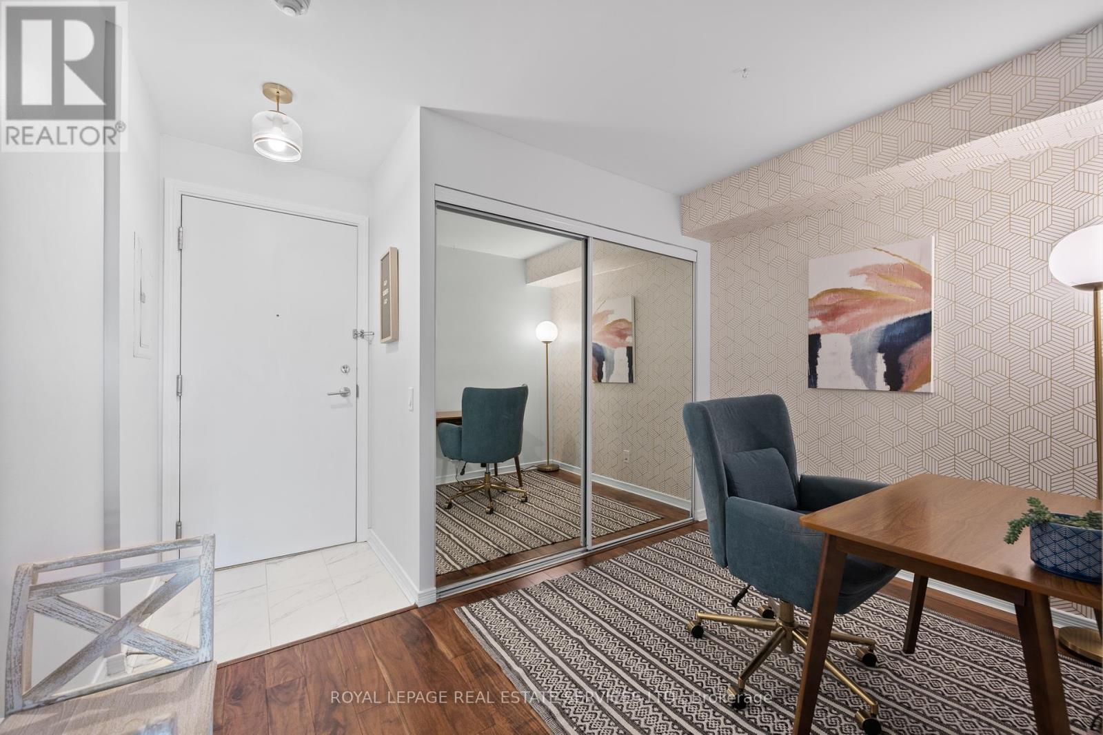 












812 - 61 HEINTZMAN STREET

,
Toronto,




Ontario
M6P5A2

