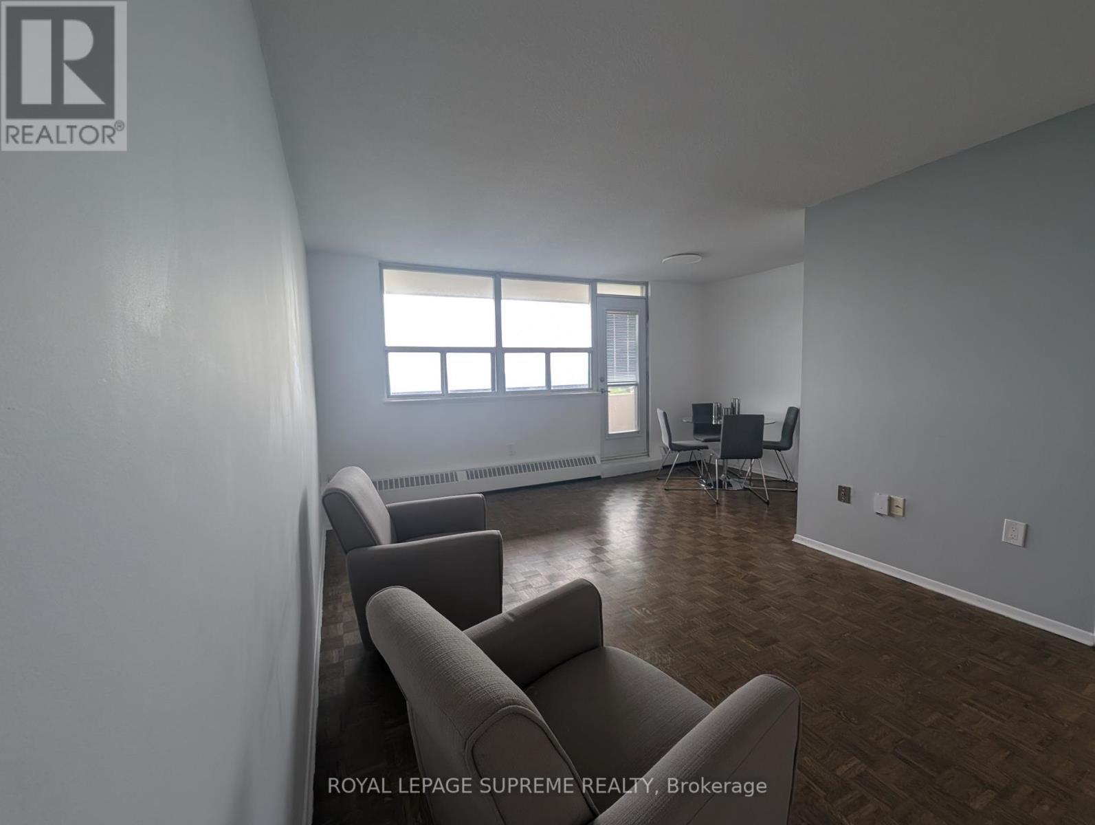 












1514 - 541 BLACKTHORN AVENUE

,
Toronto,




Ontario
M6M5A6

