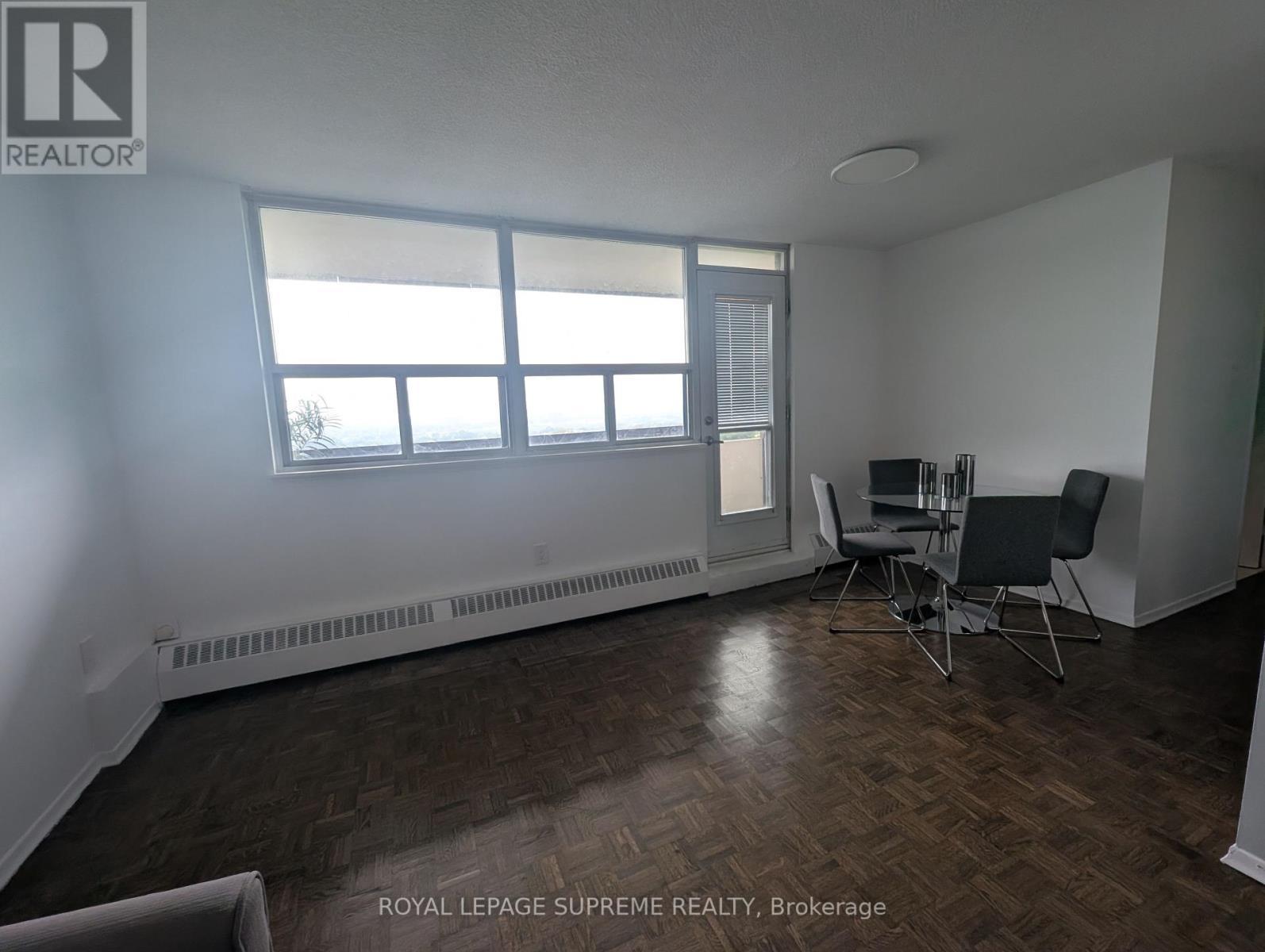 












1514 - 541 BLACKTHORN AVENUE

,
Toronto,




Ontario
M6M5A6

