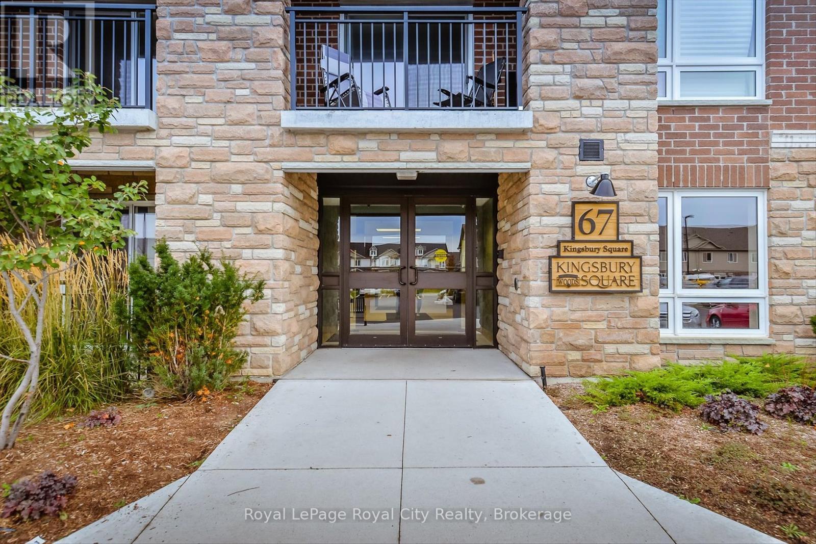 












409 - 67 KINGSBURY SQUARE

,
Guelph (Pineridge/Westminster Woods),




Ontario
N1L0L3

