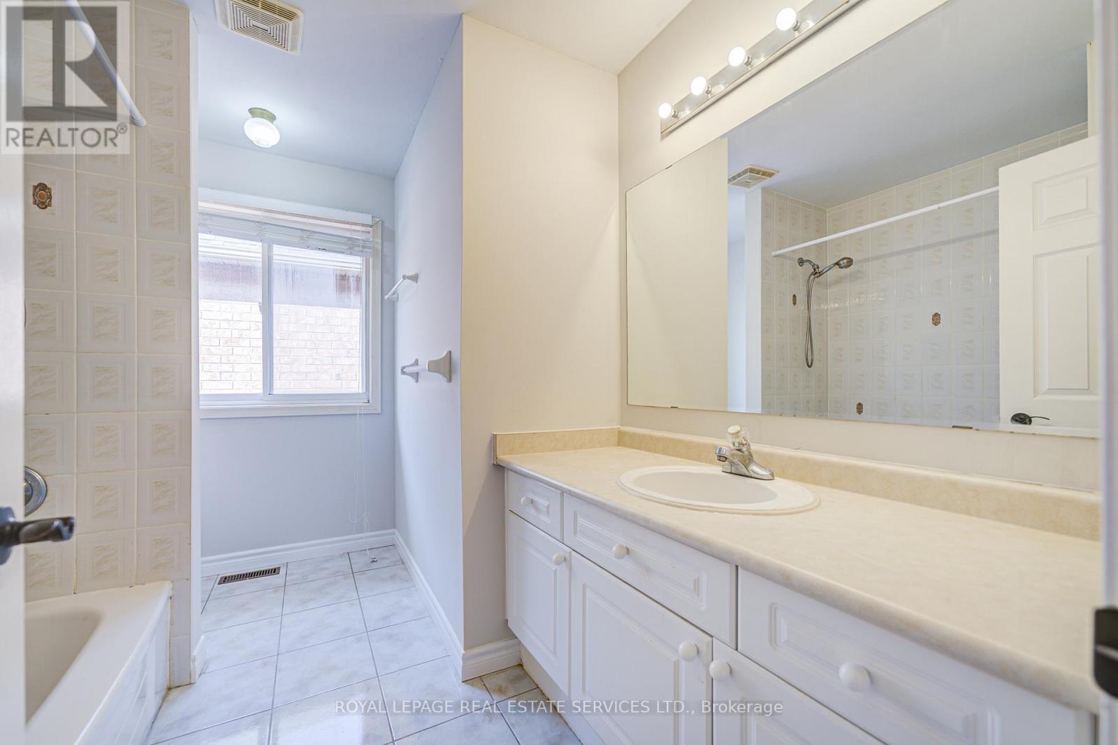 












2399 WESTOAK TRAILS BOULEVARD

,
Oakville,




Ontario
L6M3X6

