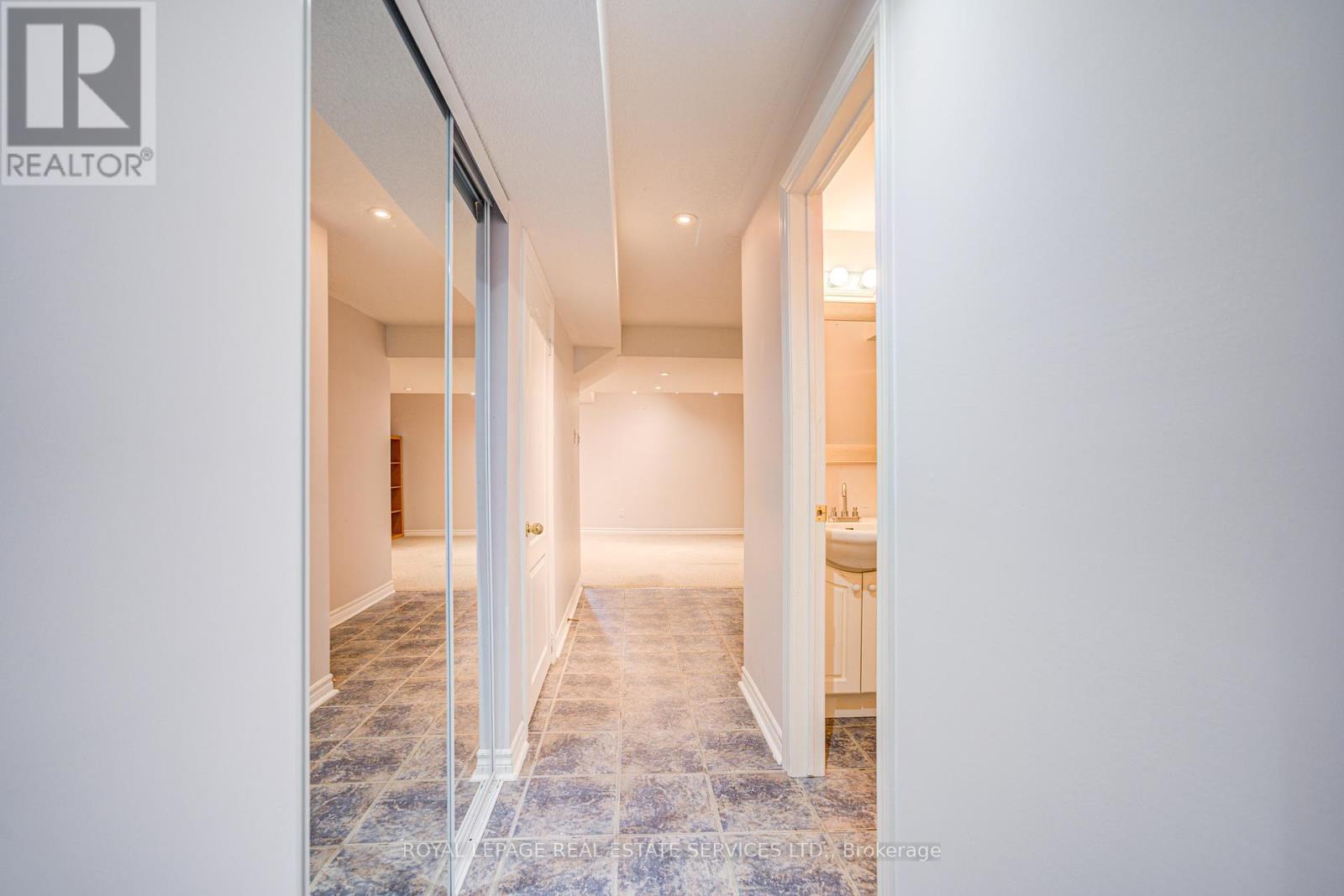 












2399 WESTOAK TRAILS BOULEVARD

,
Oakville,




Ontario
L6M3X6

