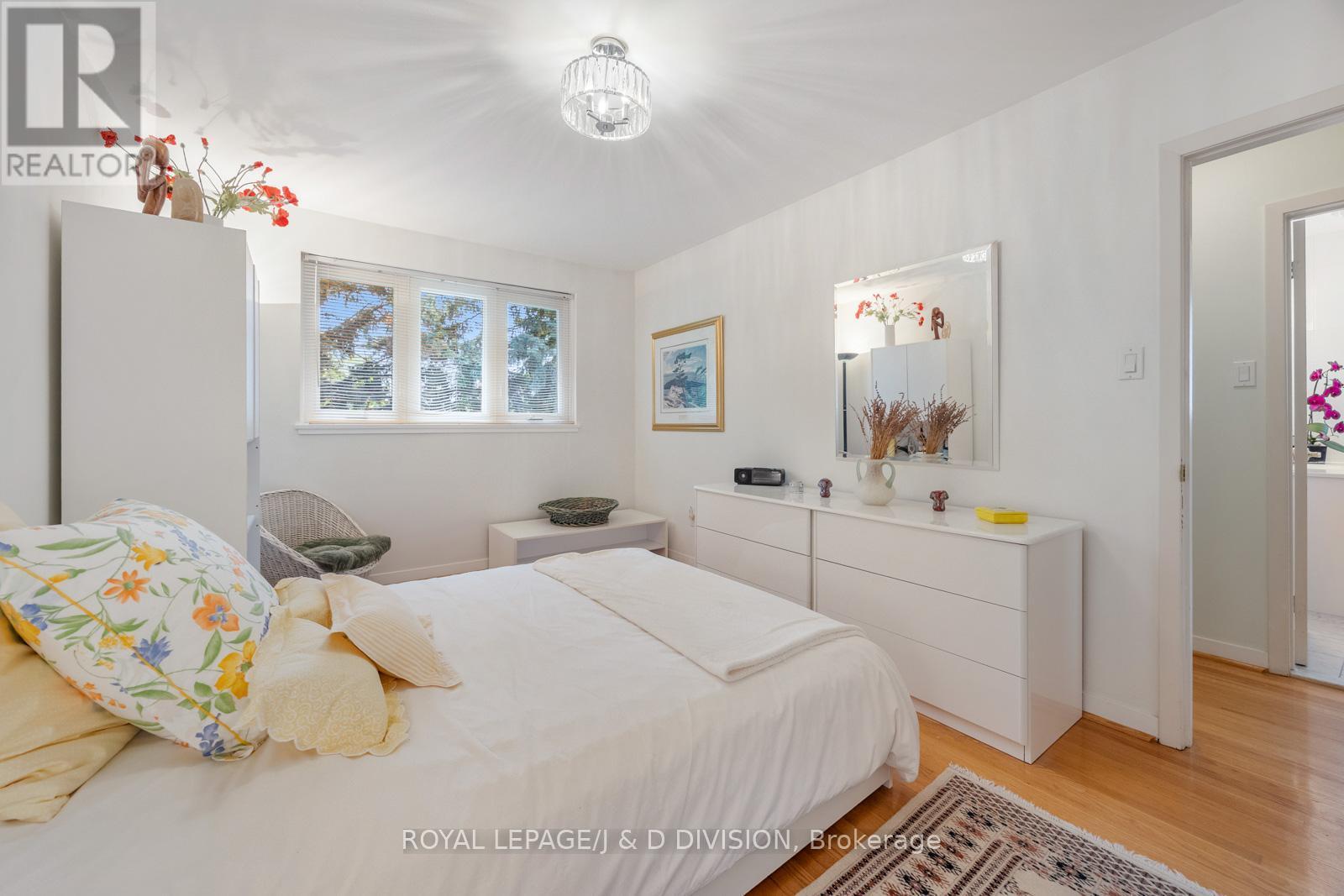 












31 GEORGE HENRY BOULEVARD

,
Toronto,




Ontario
M2J1E3

