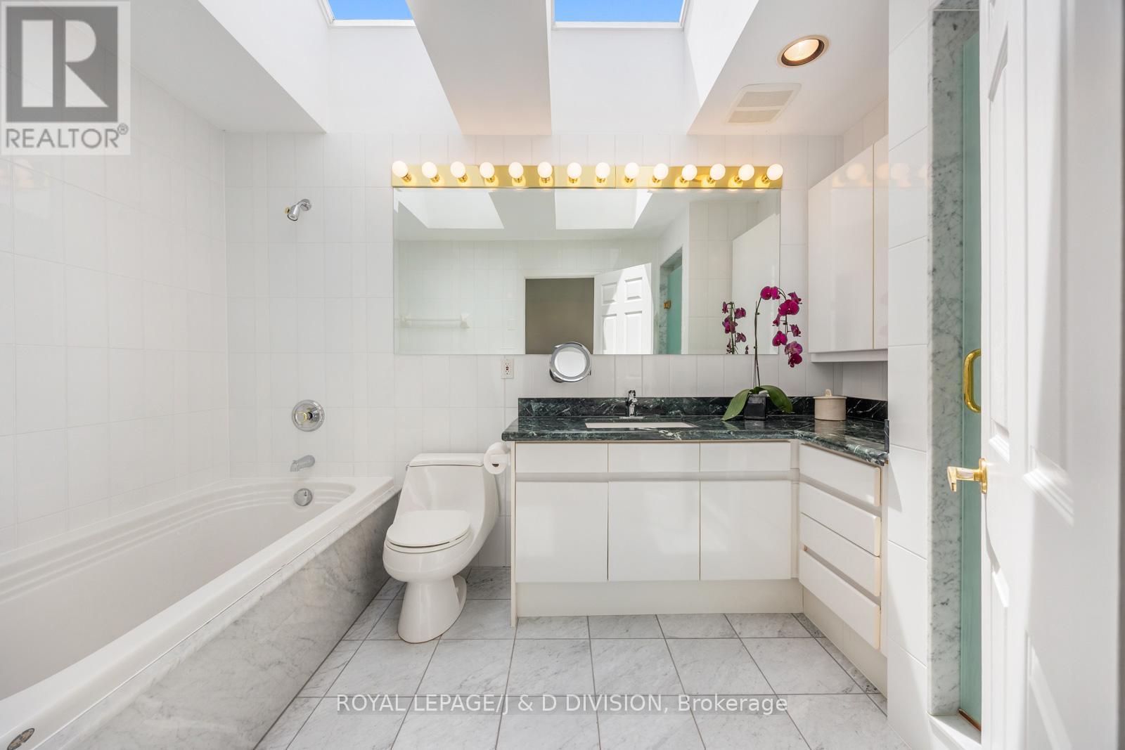 












31 GEORGE HENRY BOULEVARD

,
Toronto,




Ontario
M2J1E3

